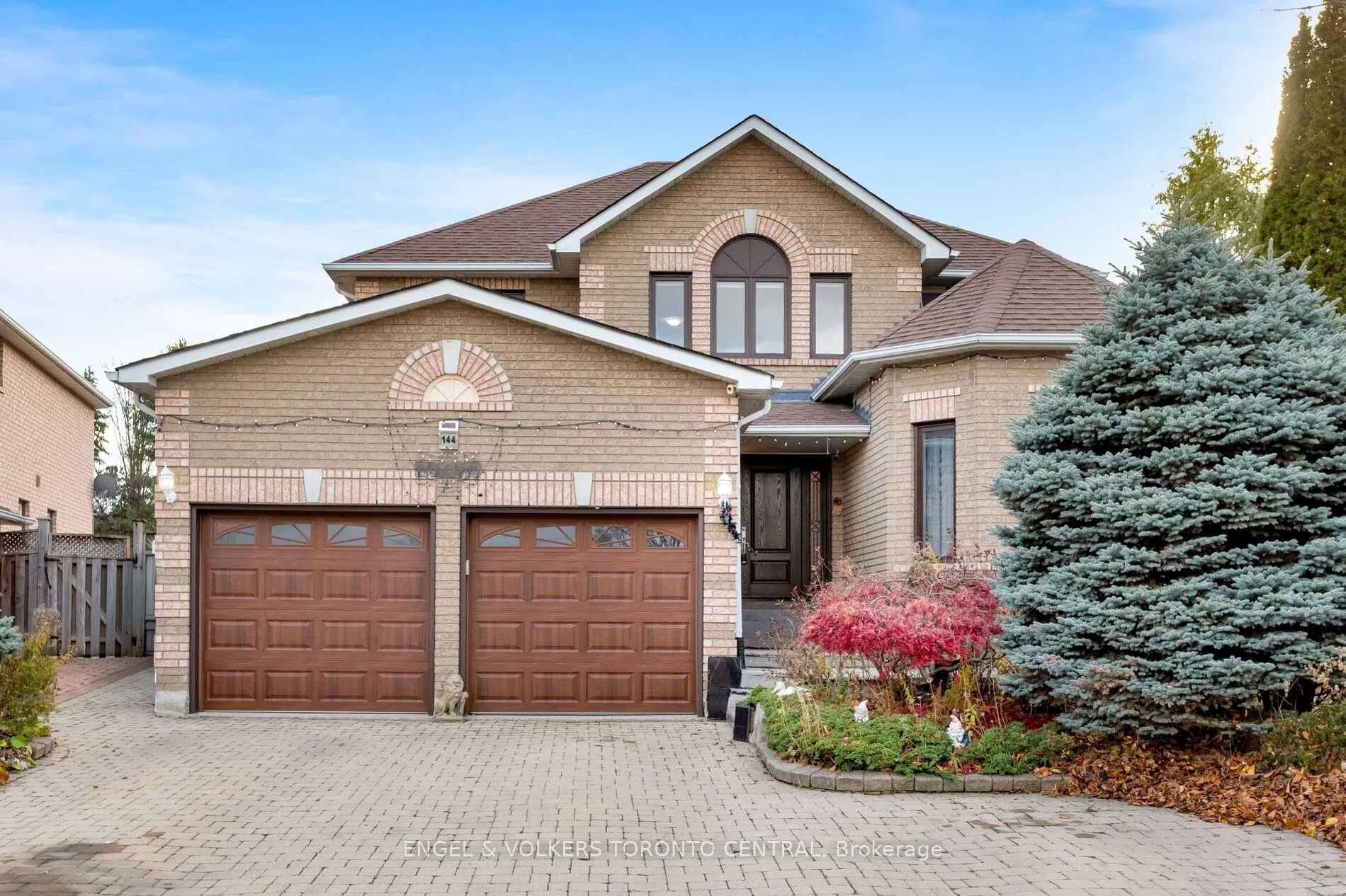 Photo 4 of 144 Claremont Lane, Vaughan, West Woodbridge — HOMEH