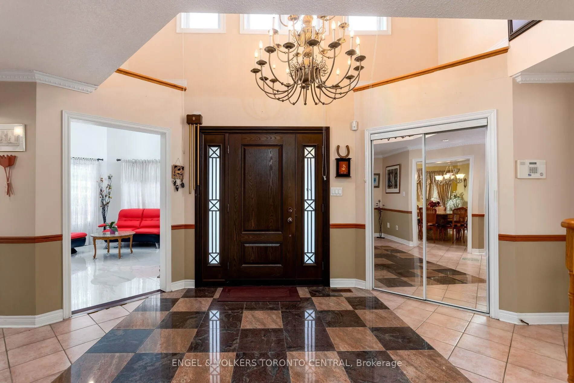 Photo 6 of 144 Claremont Lane, Vaughan, West Woodbridge — HOMEH