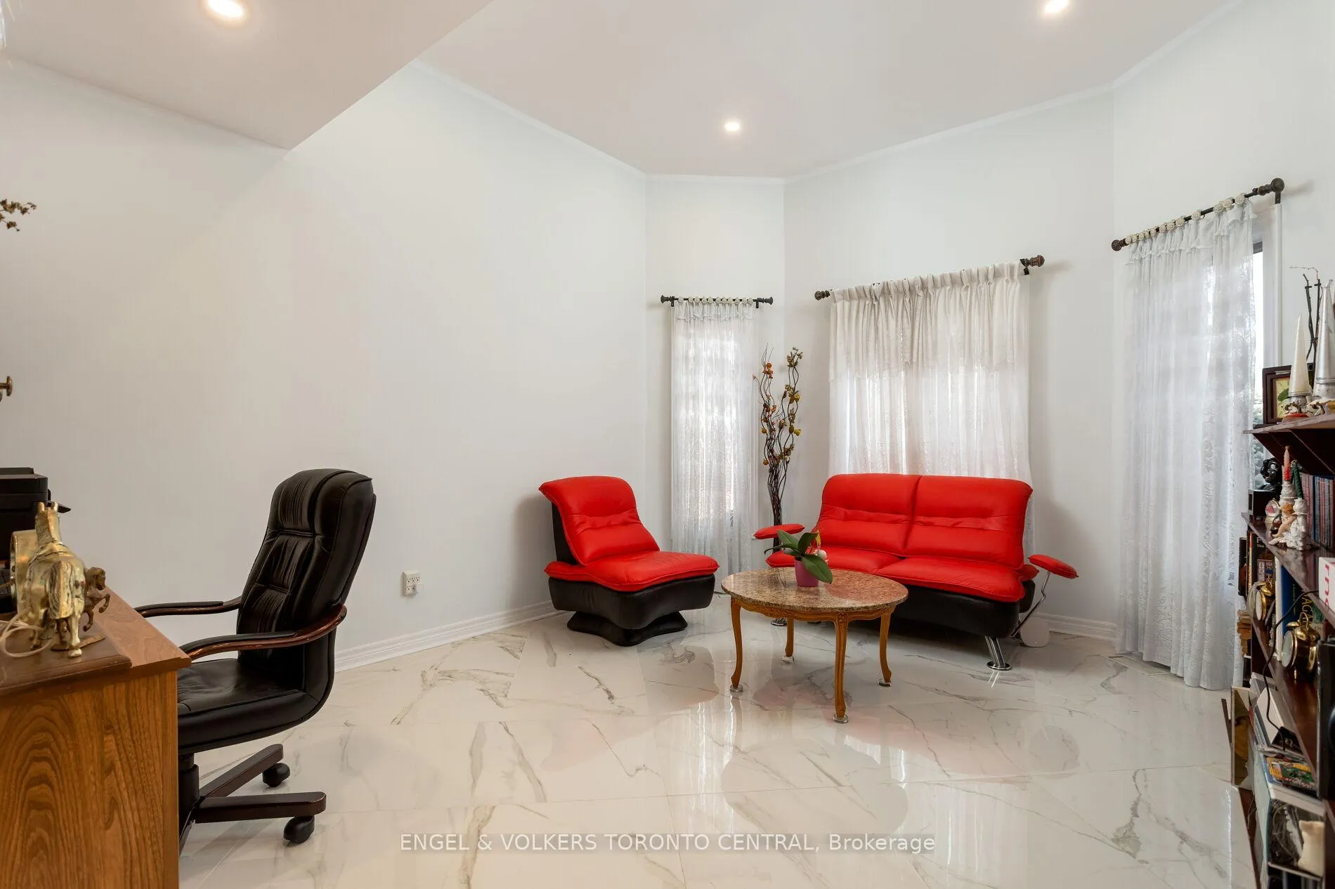 Photo 8 of 144 Claremont Lane, Vaughan, West Woodbridge — HOMEH