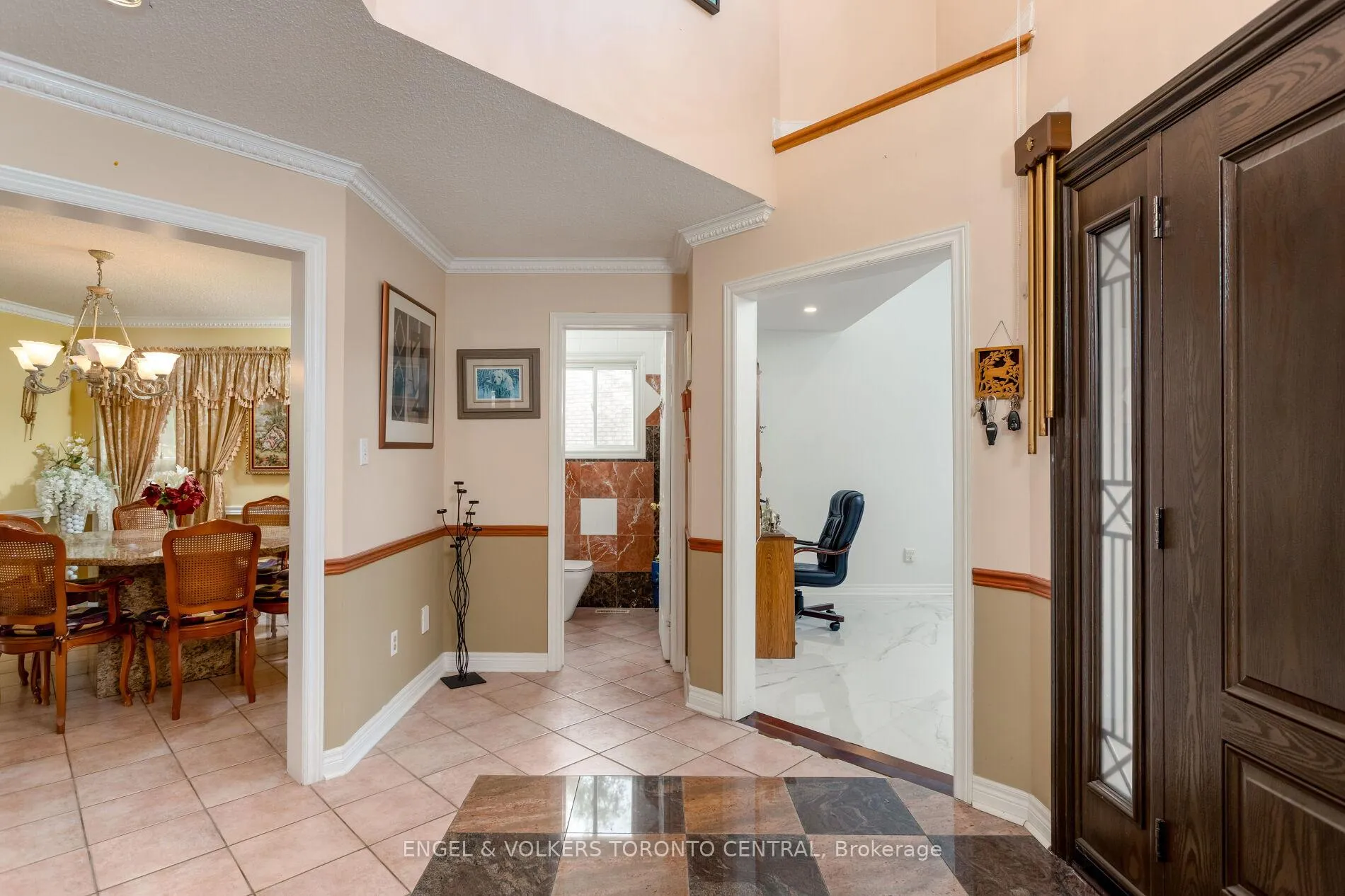 Photo 9 of 144 Claremont Lane, Vaughan, West Woodbridge — HOMEH