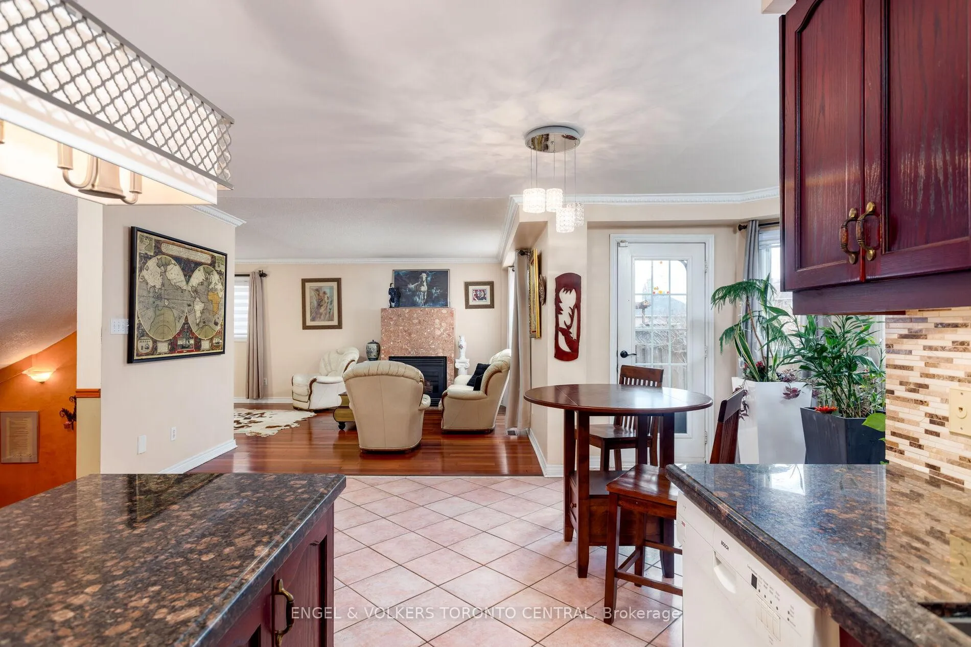 Photo 14 of 144 Claremont Lane, Vaughan, West Woodbridge — HOMEH