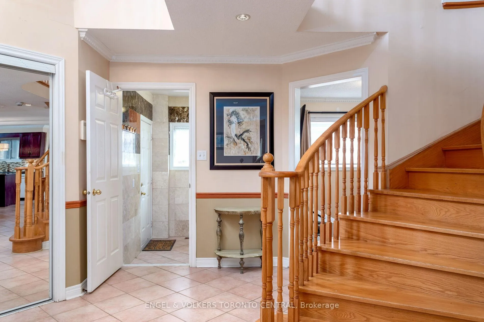 Photo 17 of 144 Claremont Lane, Vaughan, West Woodbridge — HOMEH