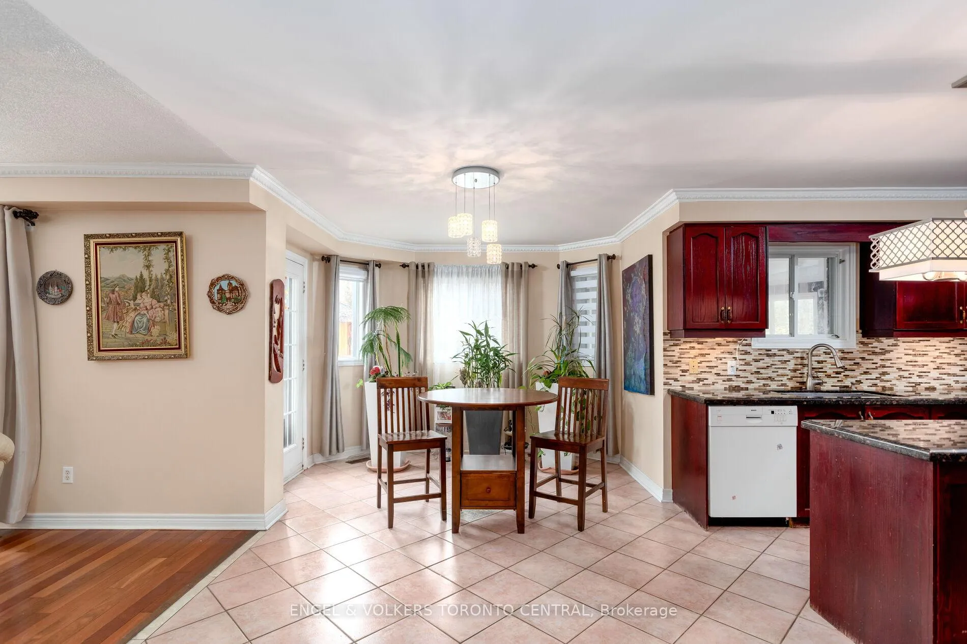 Photo 19 of 144 Claremont Lane, Vaughan, West Woodbridge — HOMEH