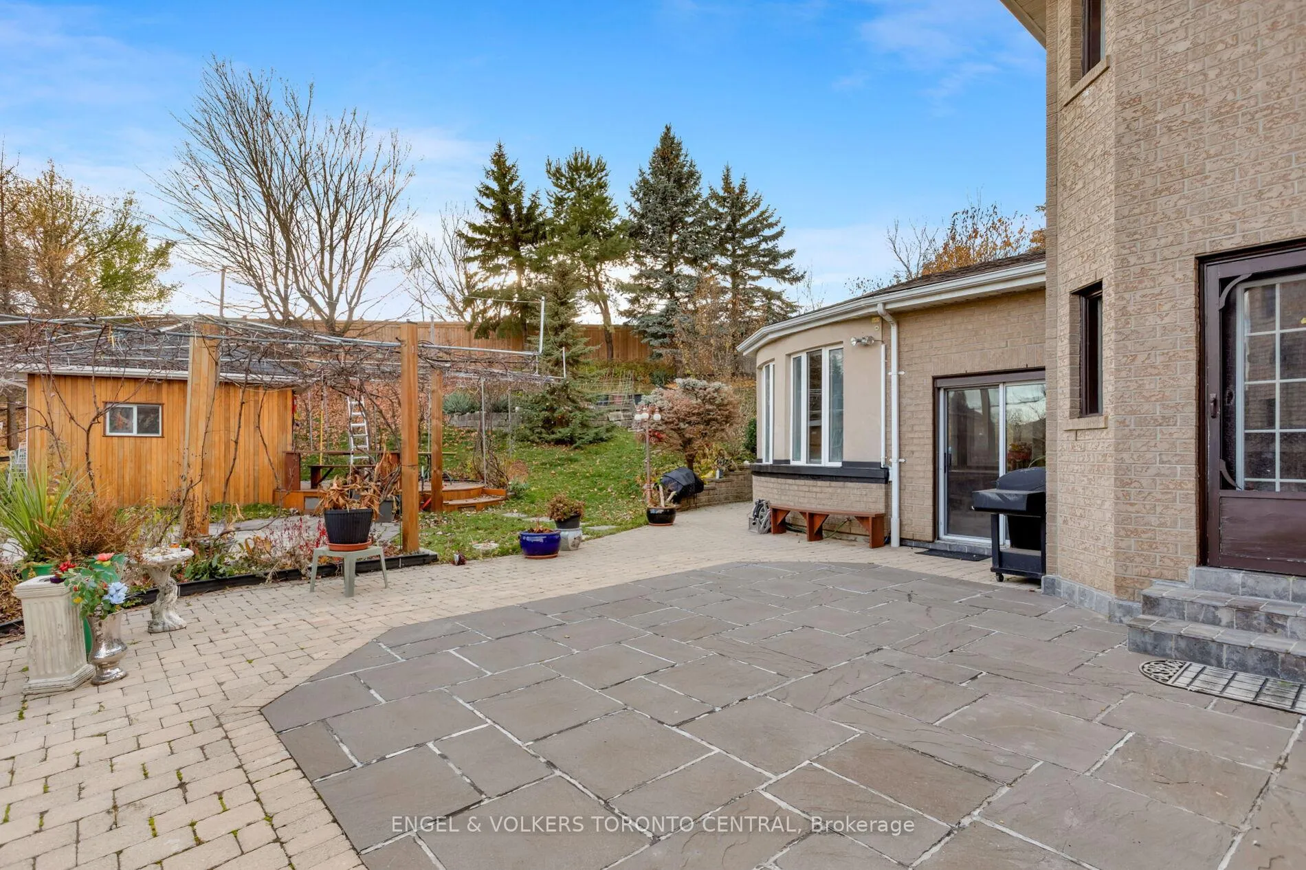 Photo 21 of 144 Claremont Lane, Vaughan, West Woodbridge — HOMEH
