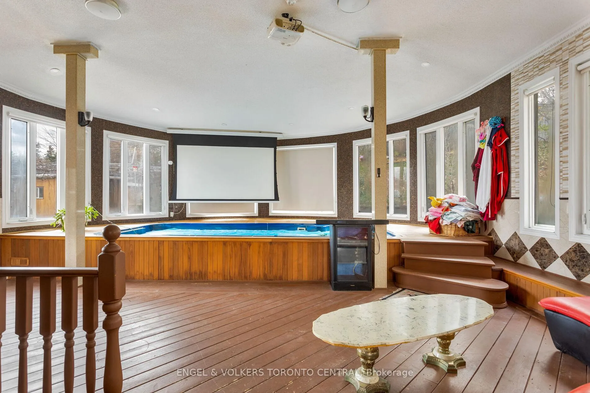 Photo 24 of 144 Claremont Lane, Vaughan, West Woodbridge — HOMEH