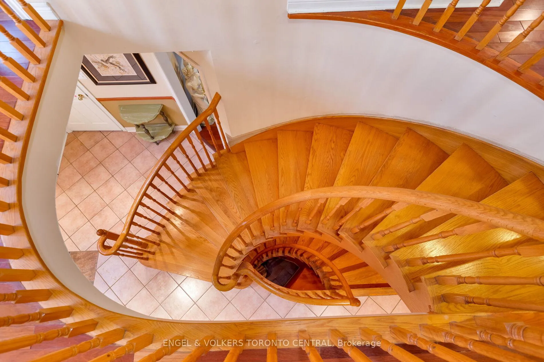 Photo 25 of 144 Claremont Lane, Vaughan, West Woodbridge — HOMEH