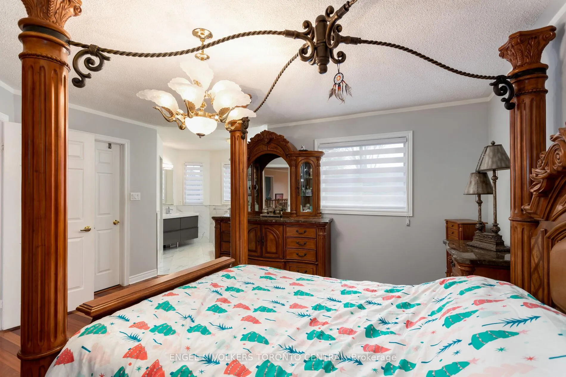Photo 28 of 144 Claremont Lane, Vaughan, West Woodbridge — HOMEH