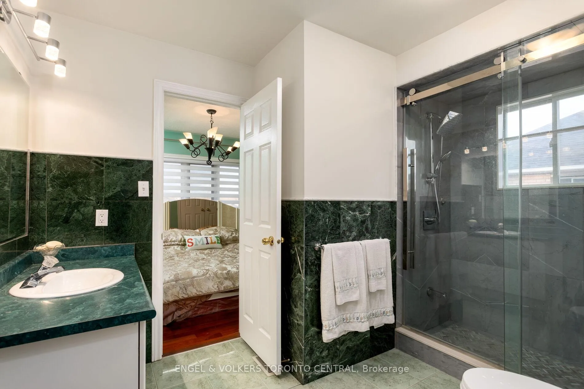 Photo 32 of 144 Claremont Lane, Vaughan, West Woodbridge — HOMEH