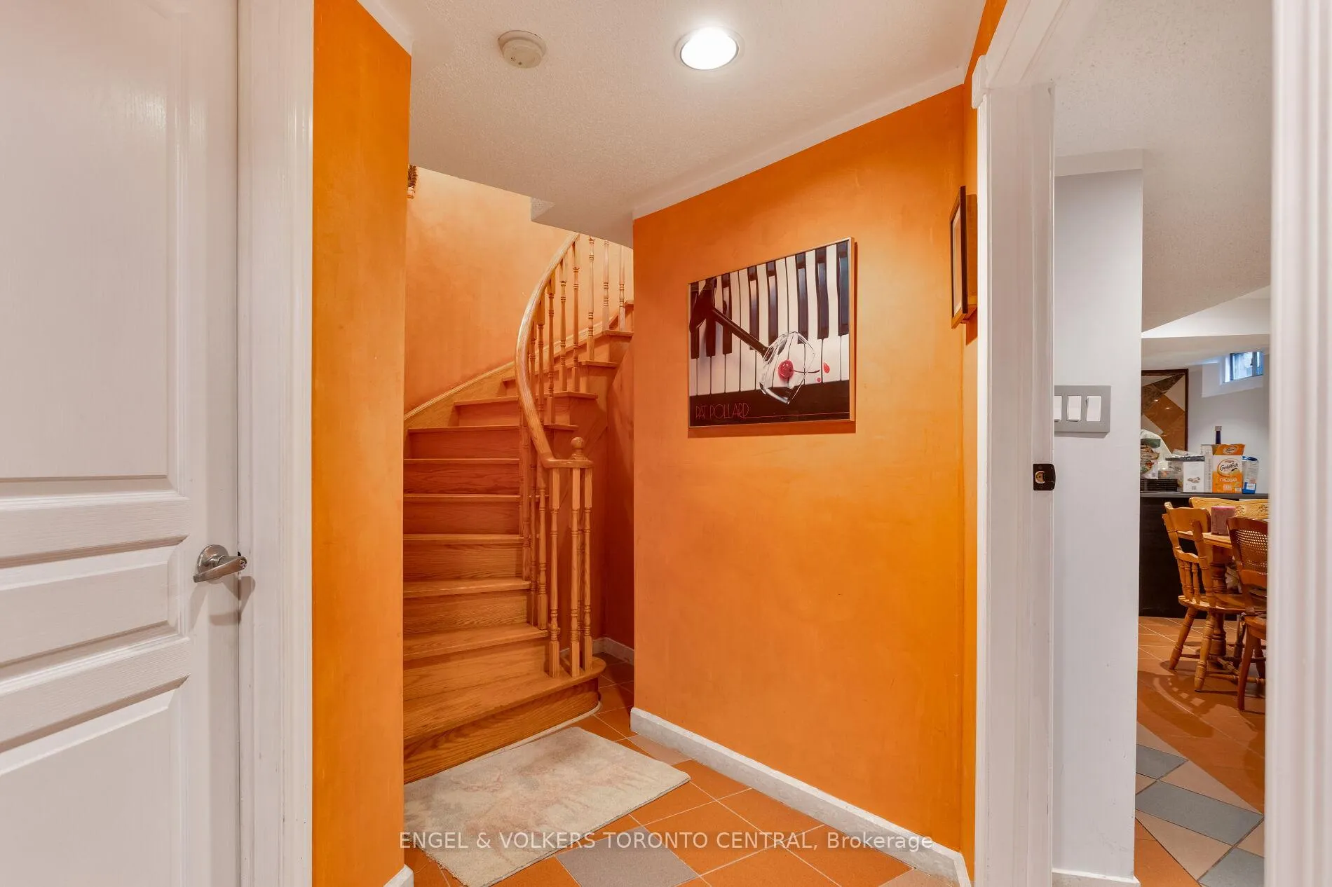 Photo 37 of 144 Claremont Lane, Vaughan, West Woodbridge — HOMEH