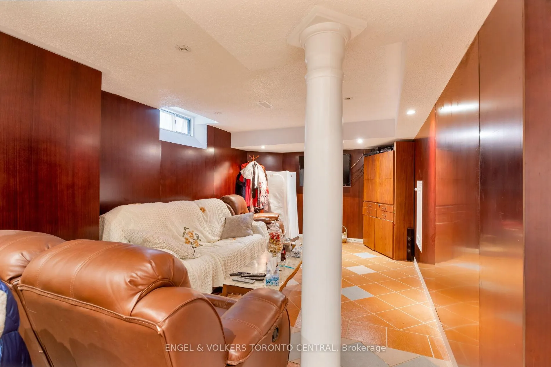 Photo 38 of 144 Claremont Lane, Vaughan, West Woodbridge — HOMEH