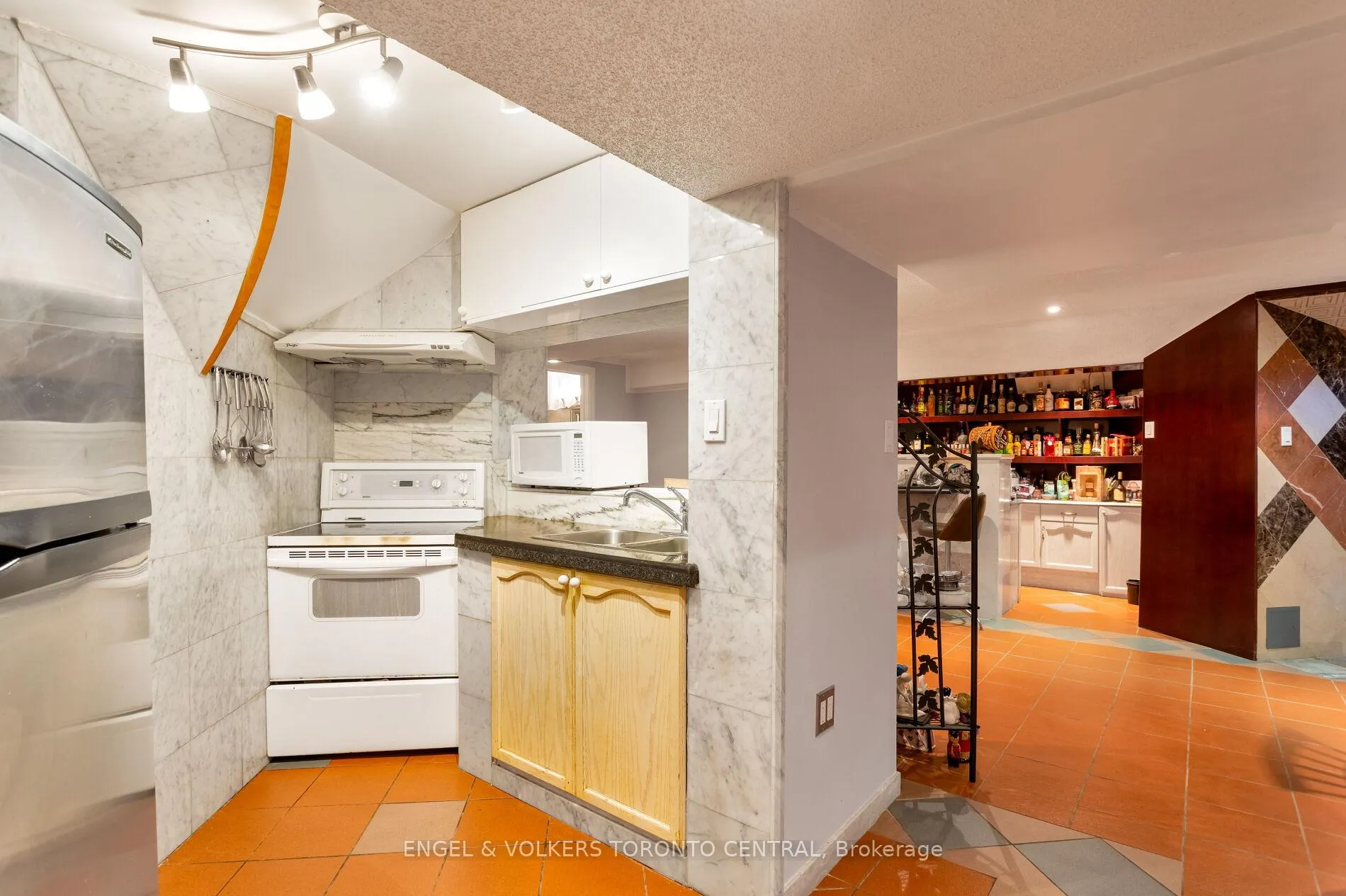 Photo 39 of 144 Claremont Lane, Vaughan, West Woodbridge — HOMEH