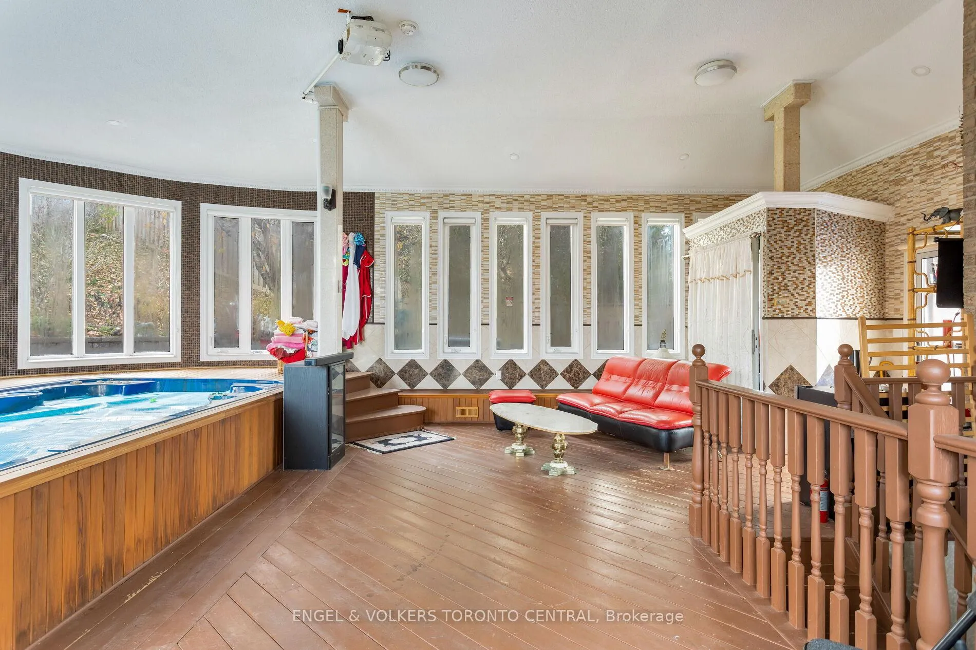 Photo 44 of 144 Claremont Lane, Vaughan, West Woodbridge — HOMEH