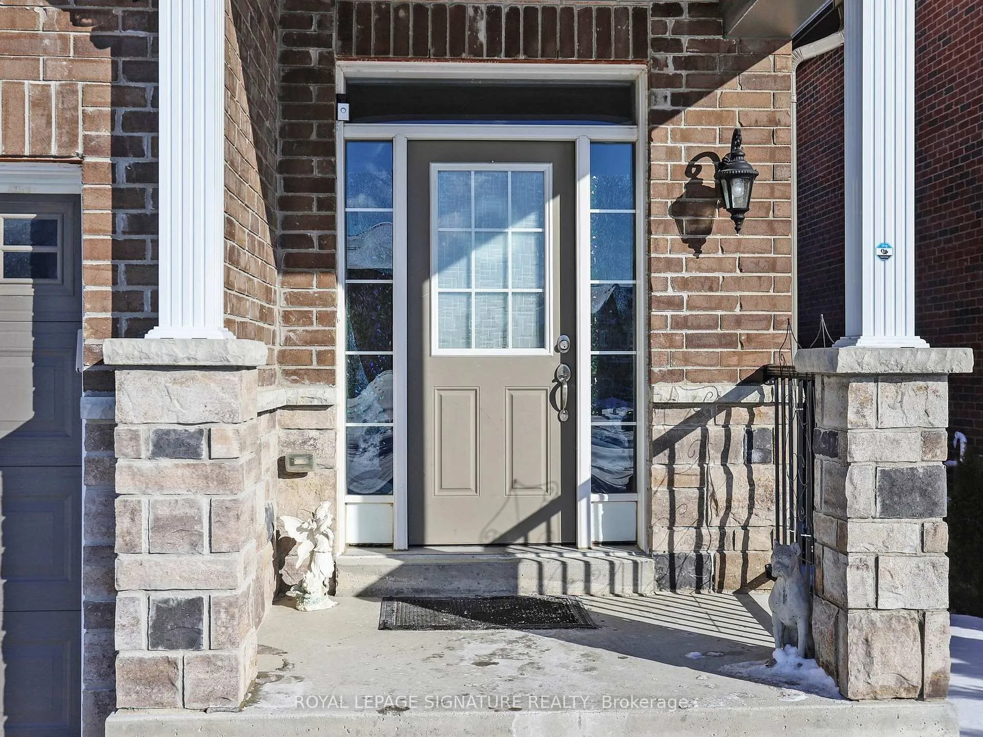 Photo 3 of 27 Michael Cummings Court, Uxbridge — HOMEH