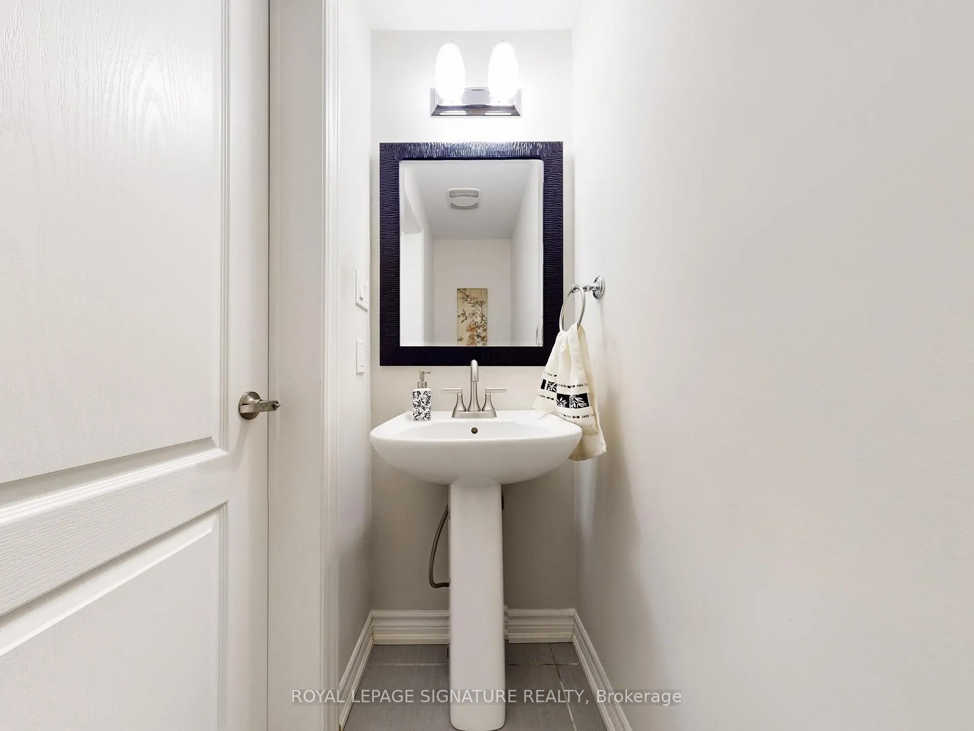 Photo 15 of 27 Michael Cummings Court, Uxbridge — HOMEH