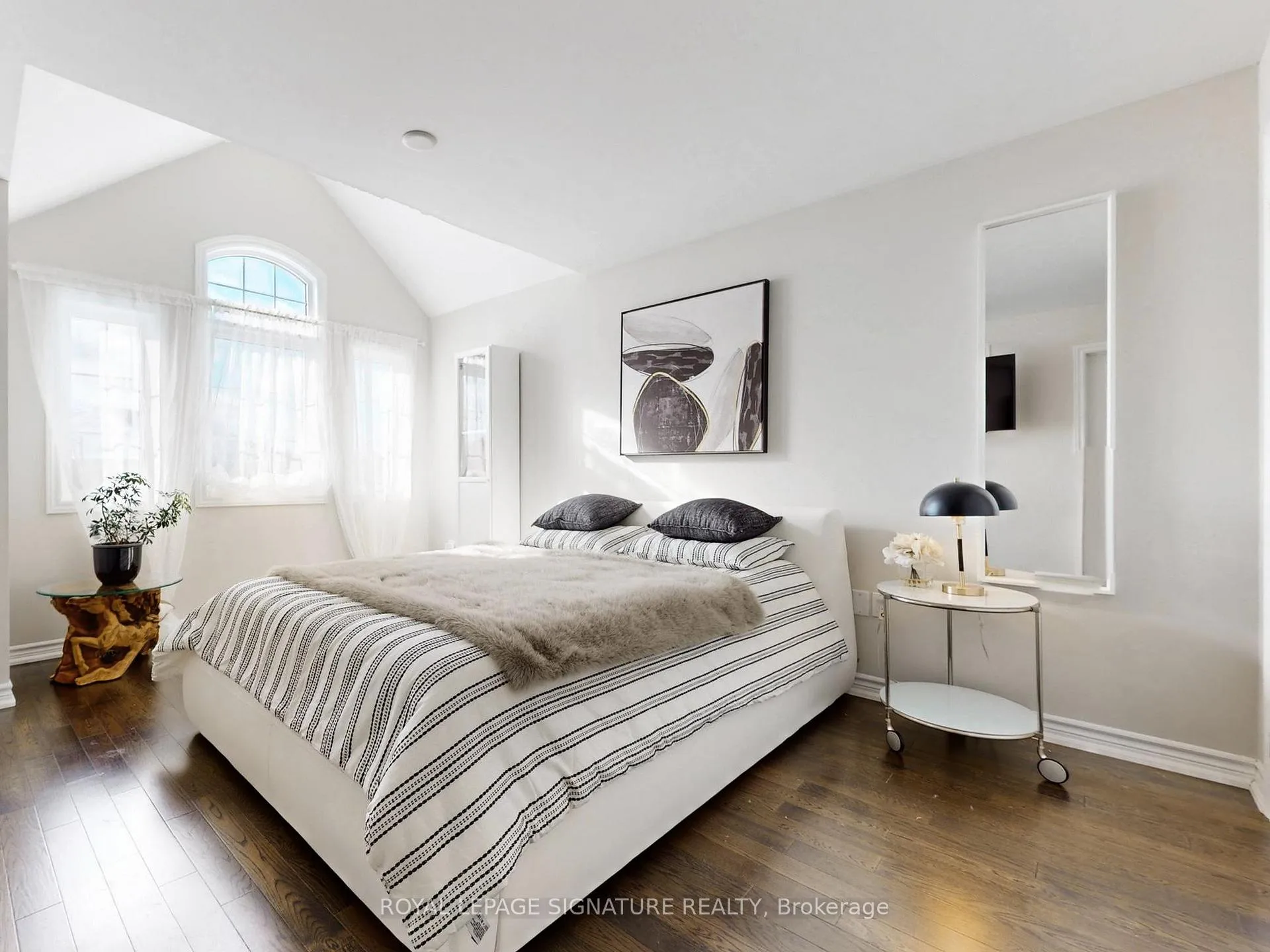 Photo 20 of 27 Michael Cummings Court, Uxbridge — HOMEH