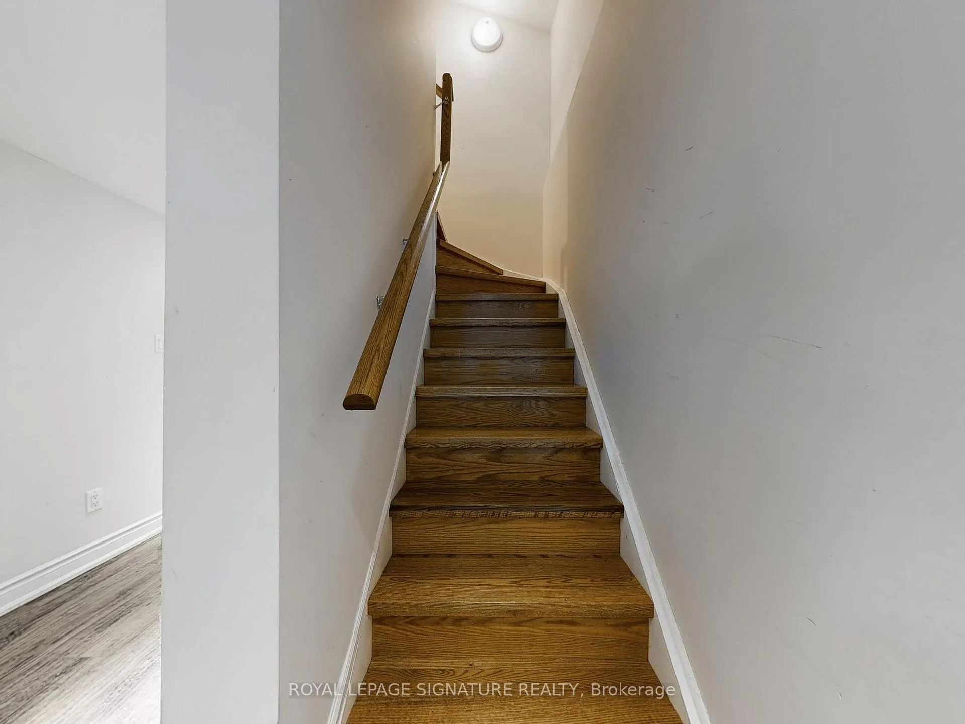 Photo 29 of 27 Michael Cummings Court, Uxbridge — HOMEH