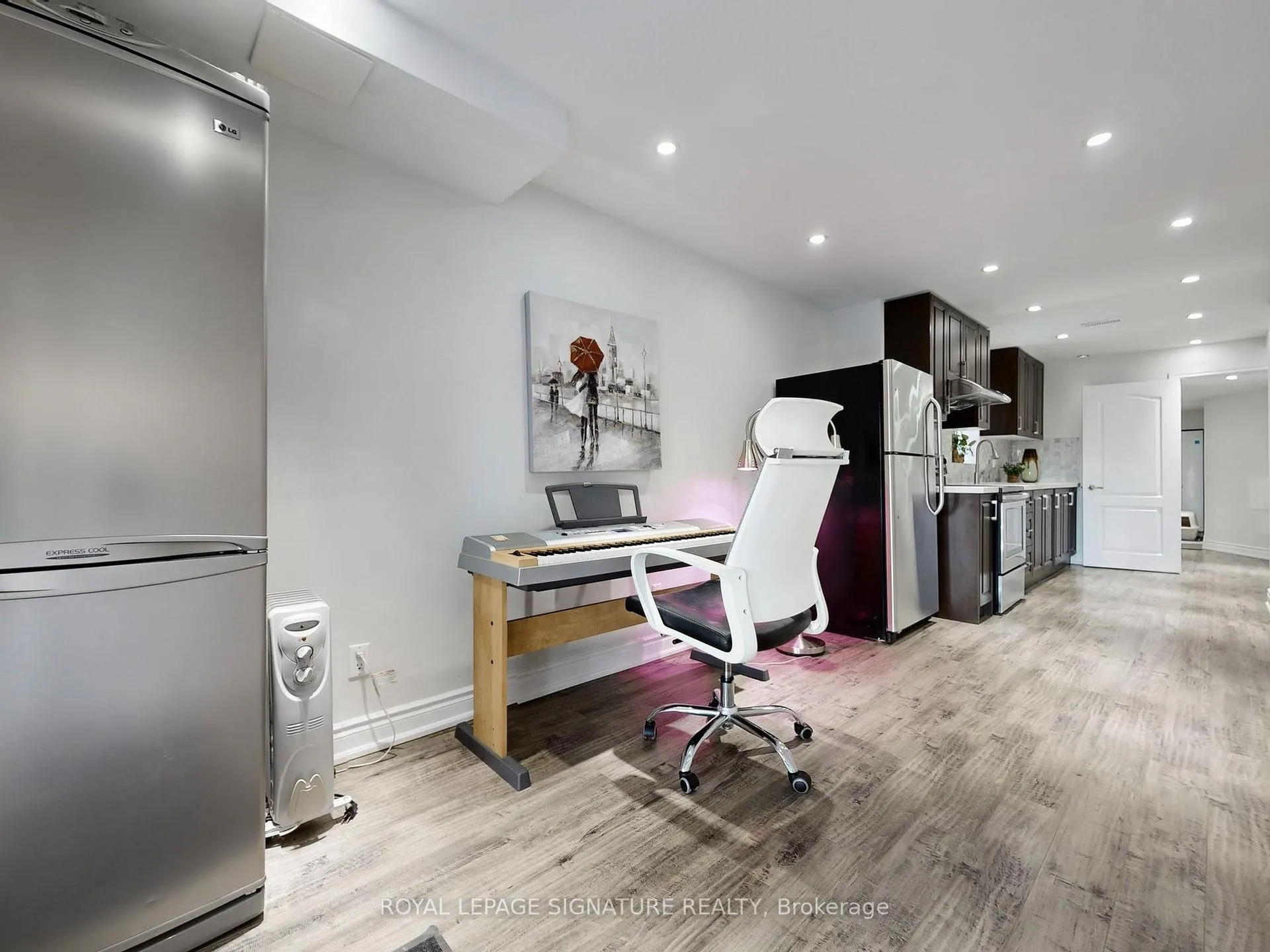 Photo 32 of 27 Michael Cummings Court, Uxbridge — HOMEH