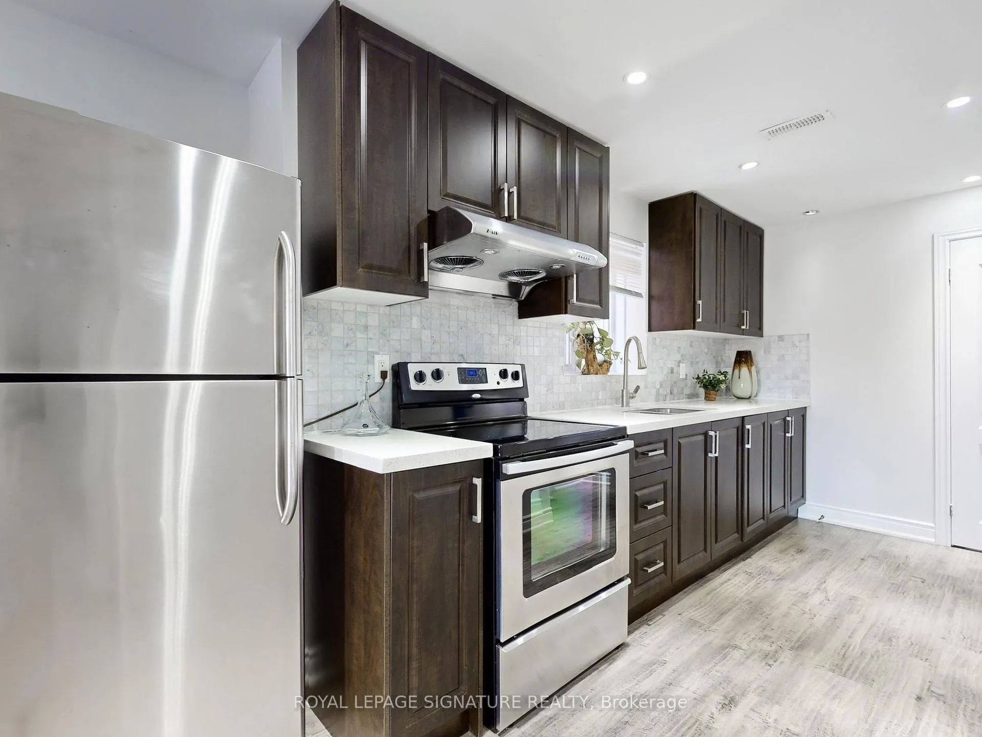 Photo 33 of 27 Michael Cummings Court, Uxbridge — HOMEH