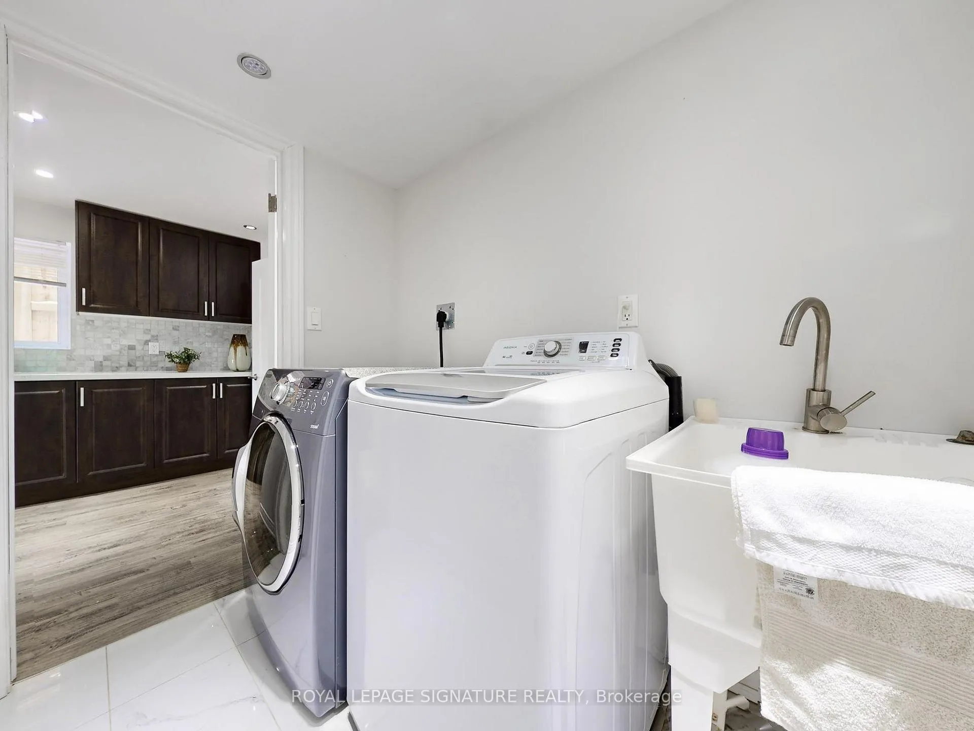 Photo 38 of 27 Michael Cummings Court, Uxbridge — HOMEH