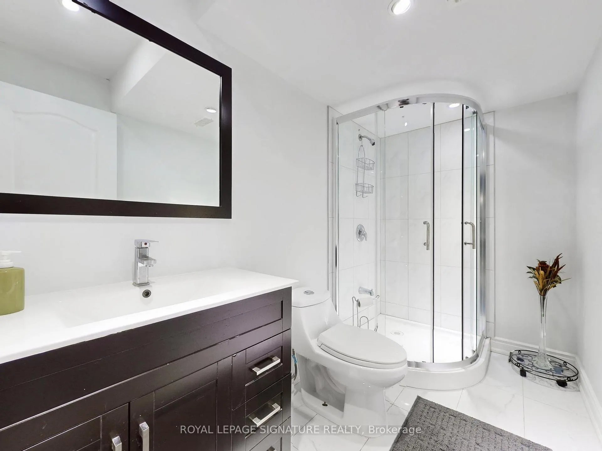 Photo 39 of 27 Michael Cummings Court, Uxbridge — HOMEH