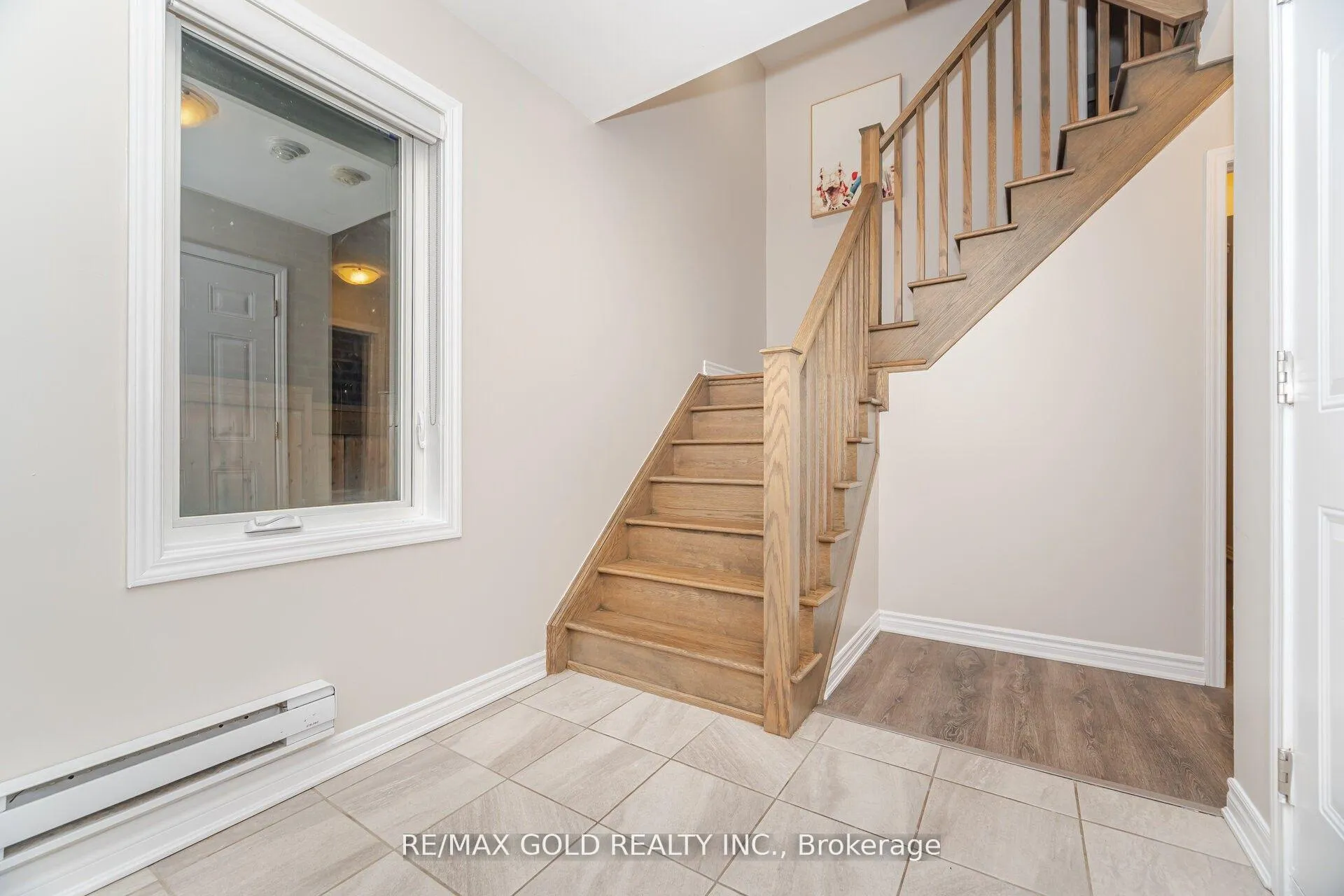 Photo 5 of 75 Baycliffe Crescent, Brampton, Northwest Brampton — HOMEH