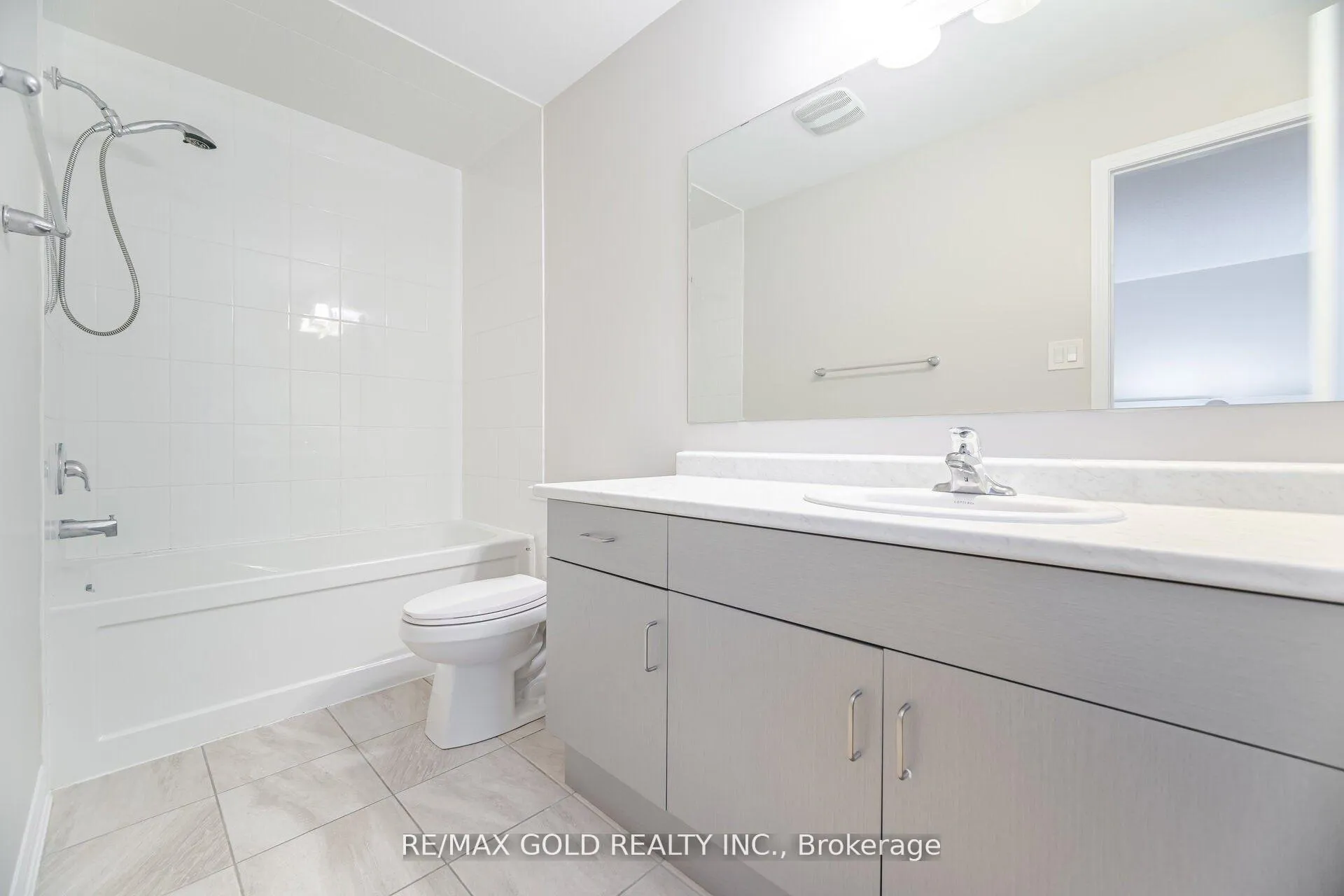 Photo 18 of 75 Baycliffe Crescent, Brampton, Northwest Brampton — HOMEH