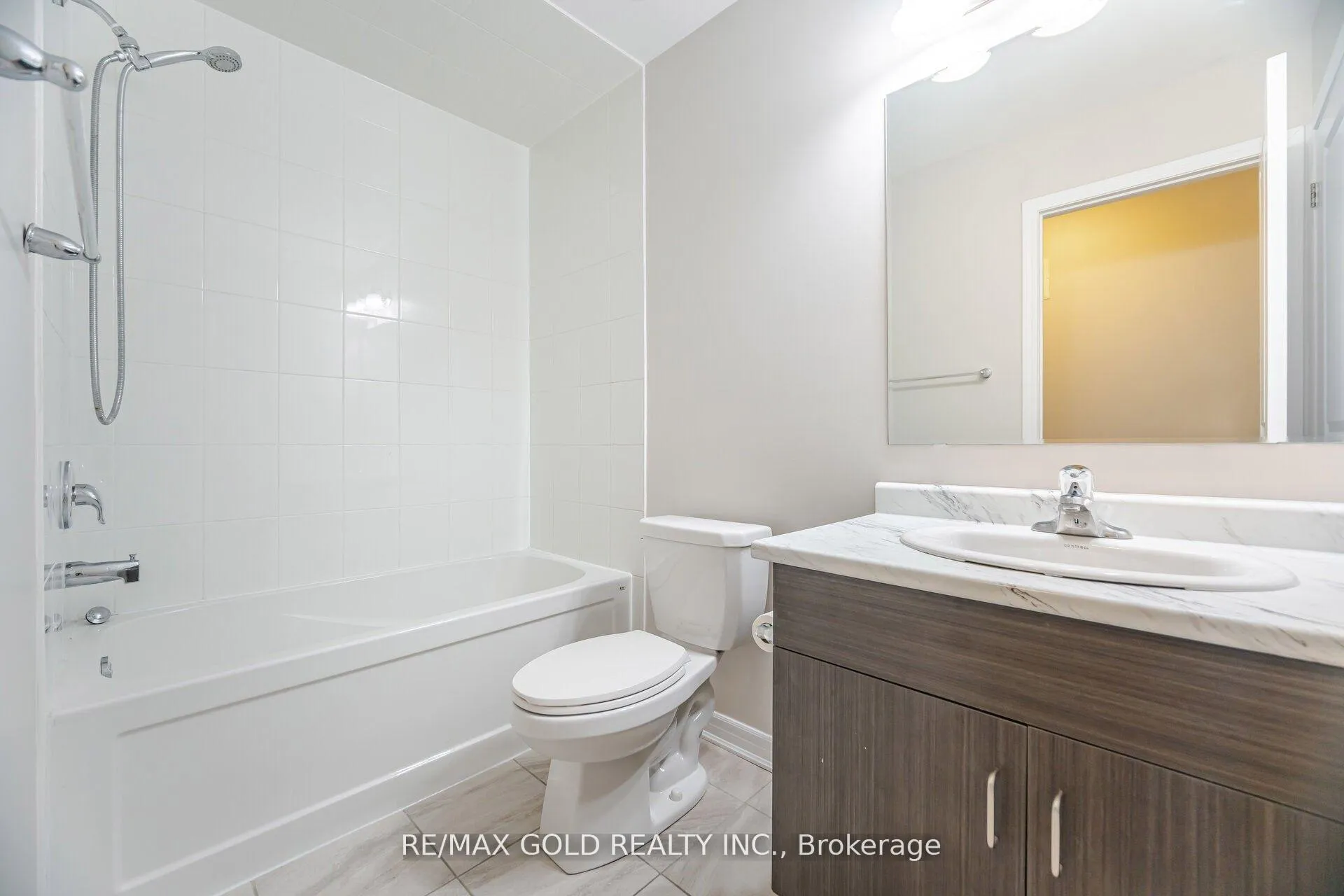 Photo 21 of 75 Baycliffe Crescent, Brampton, Northwest Brampton — HOMEH