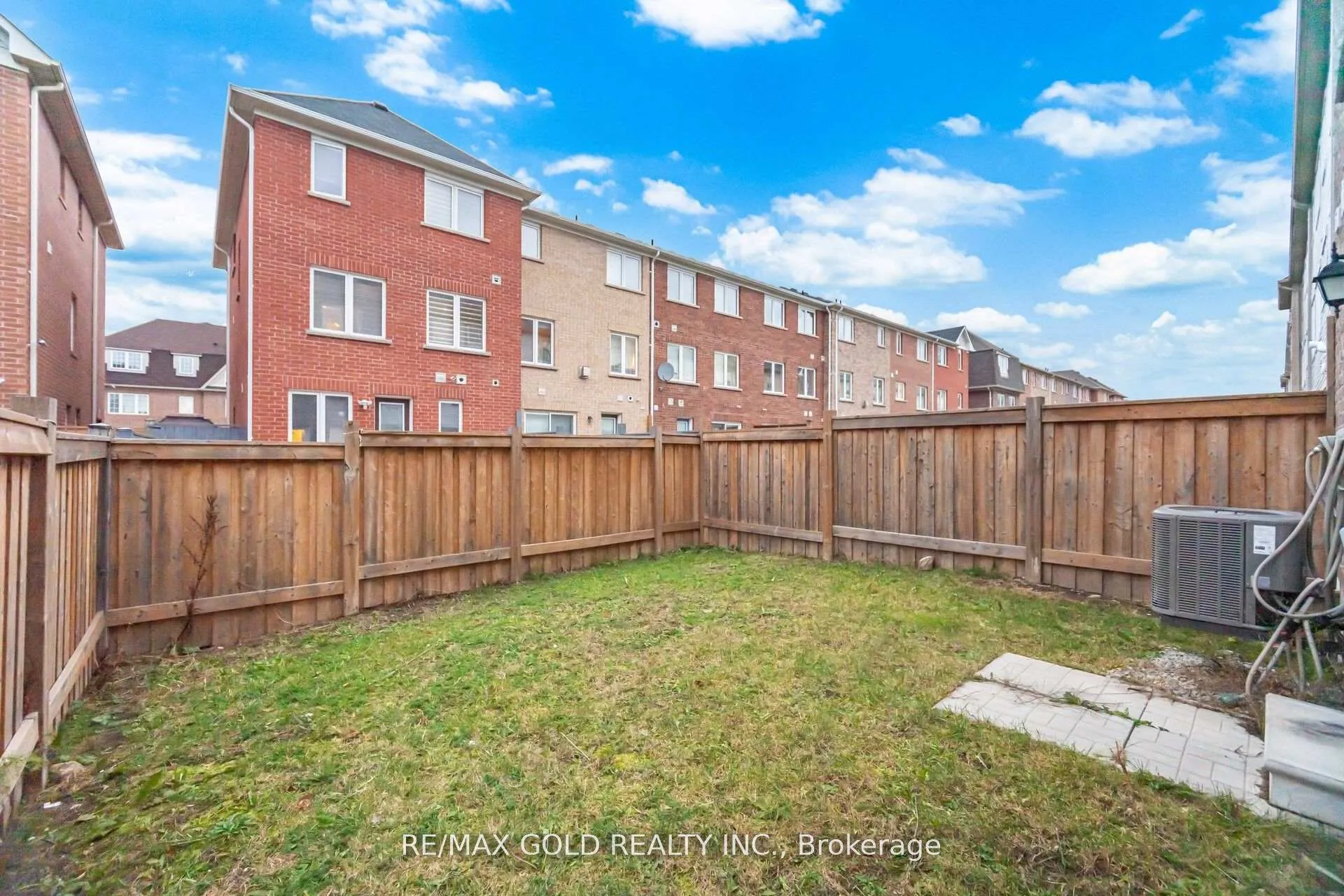 Photo 22 of 75 Baycliffe Crescent, Brampton, Northwest Brampton — HOMEH