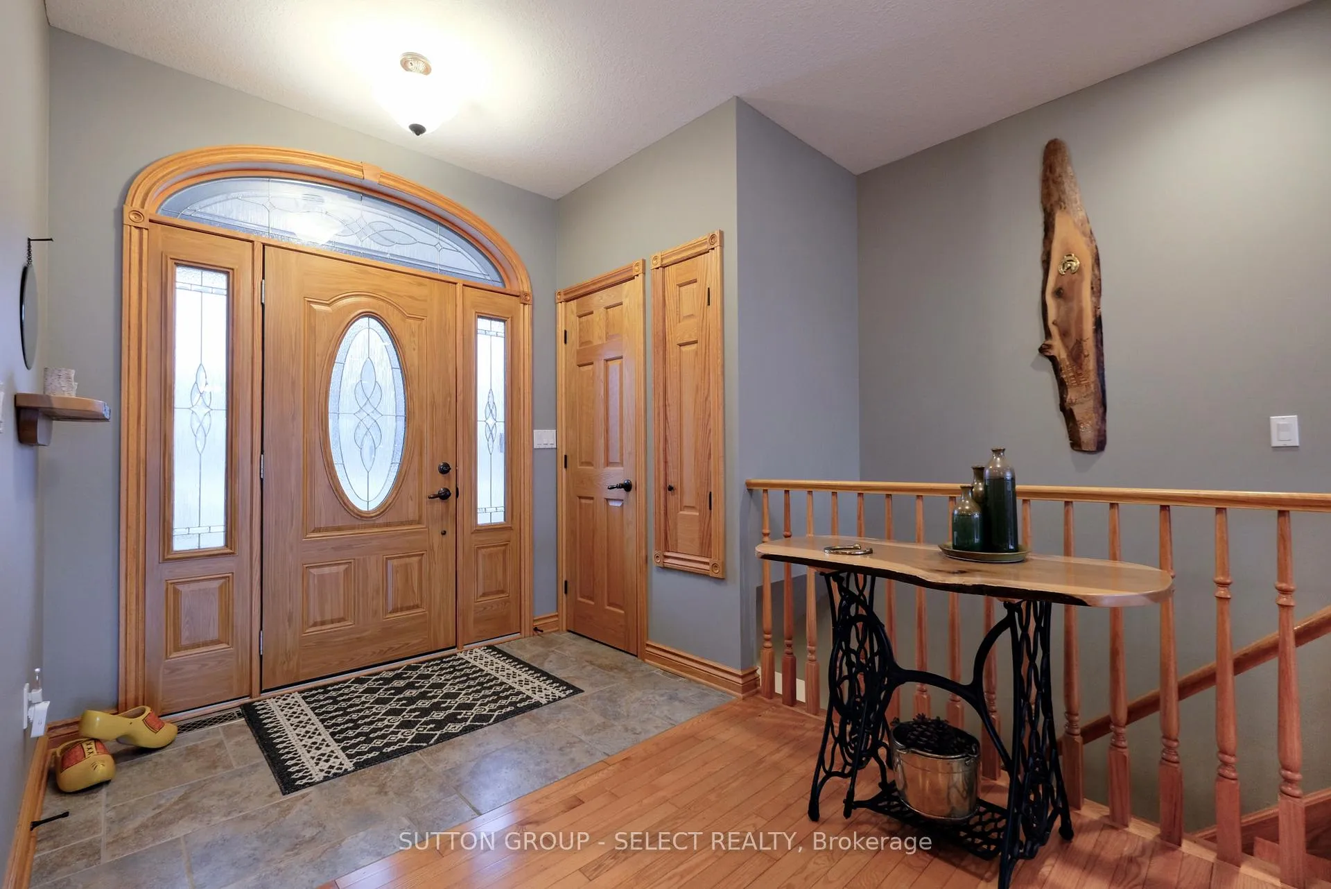 Photo 4 of 7284 Calvert Drive, Strathroy-Caradoc, Rural Strathroy-Caradoc — HOMEH