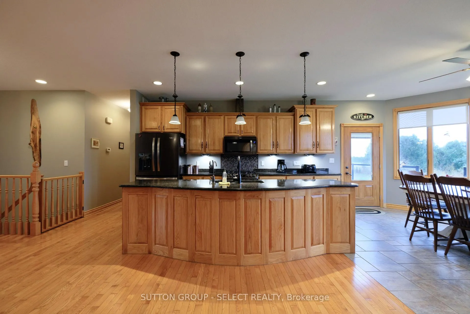 Photo 9 of 7284 Calvert Drive, Strathroy-Caradoc, Rural Strathroy-Caradoc — HOMEH