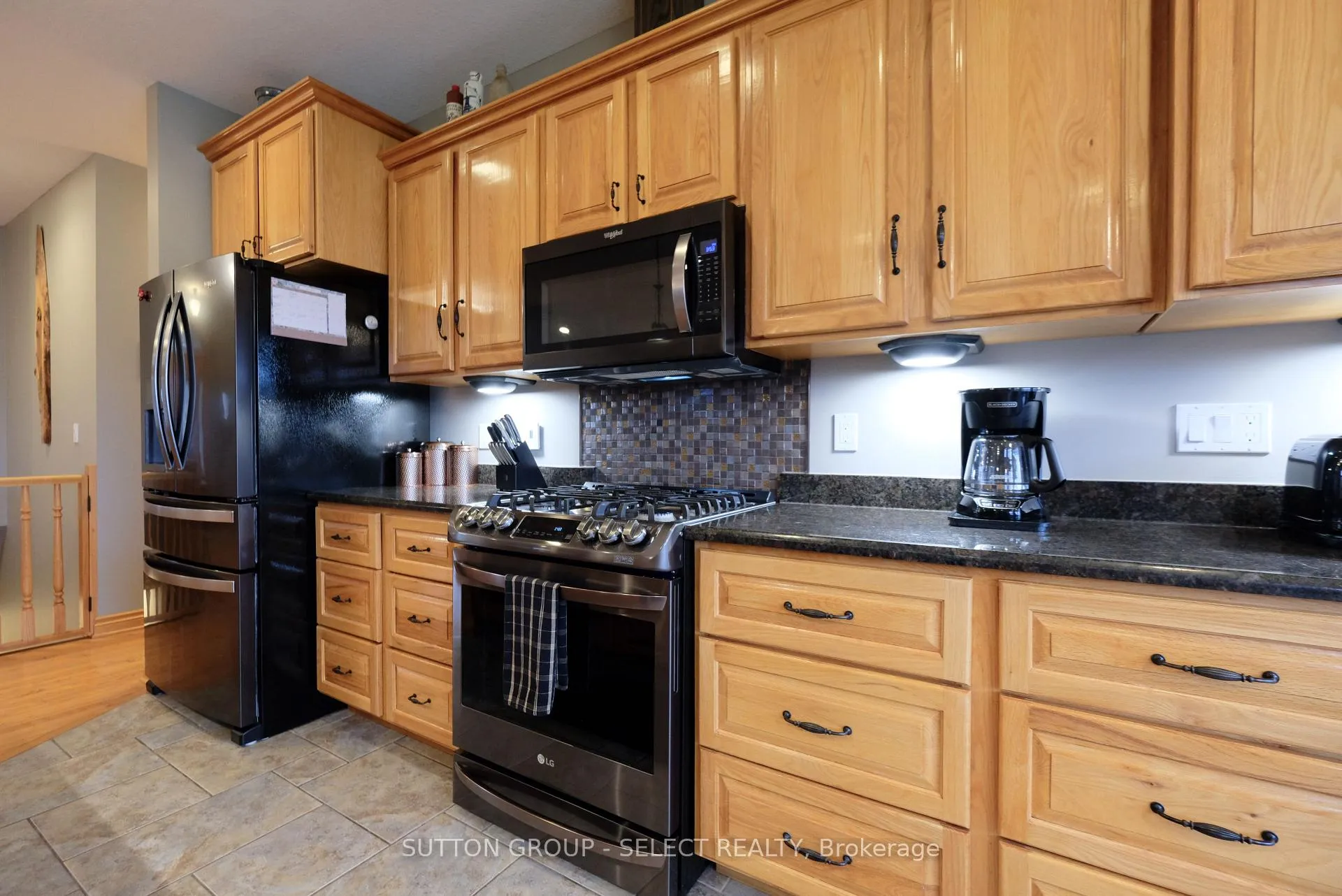 Photo 10 of 7284 Calvert Drive, Strathroy-Caradoc, Rural Strathroy-Caradoc — HOMEH