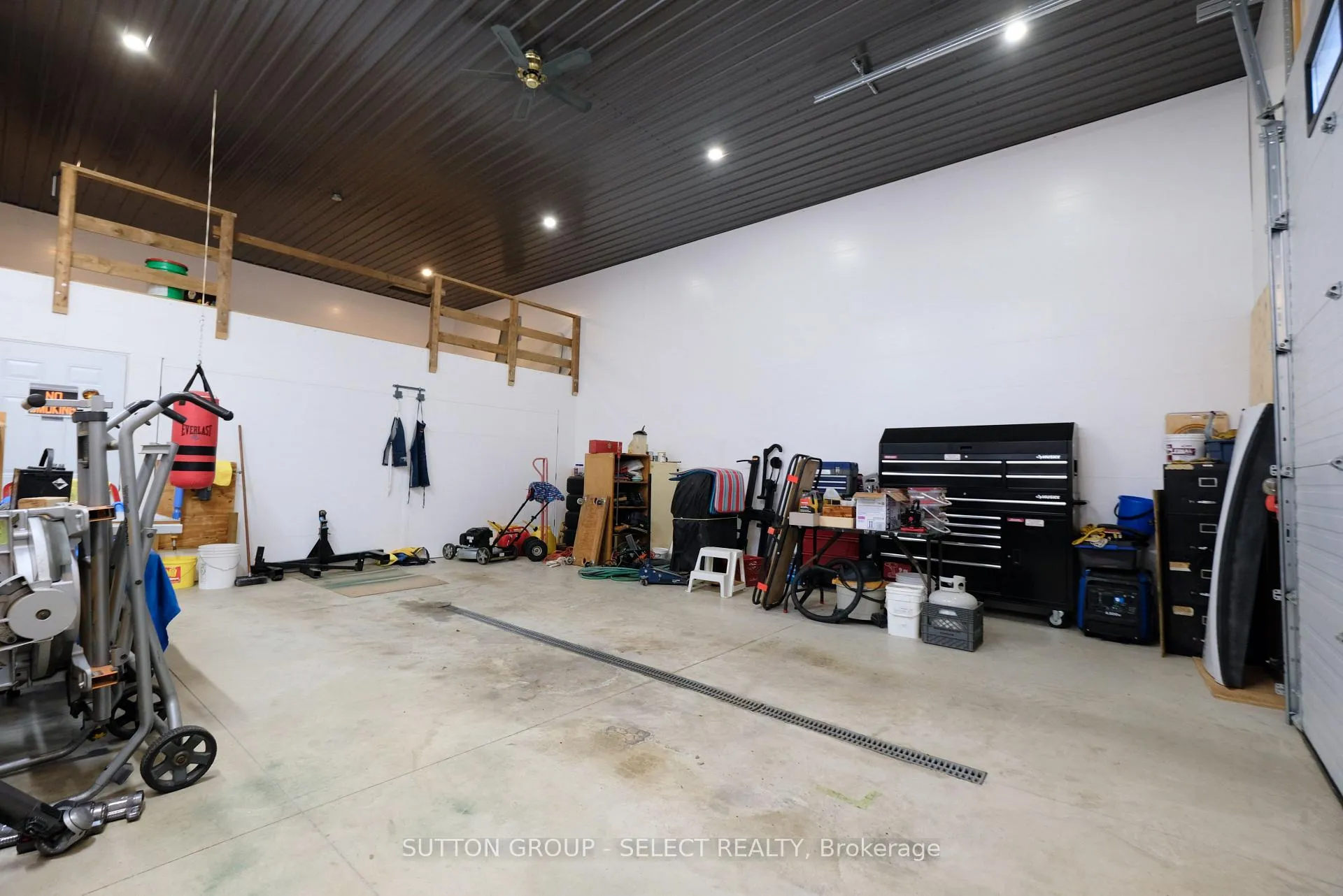 Photo 32 of 7284 Calvert Drive, Strathroy-Caradoc, Rural Strathroy-Caradoc — HOMEH
