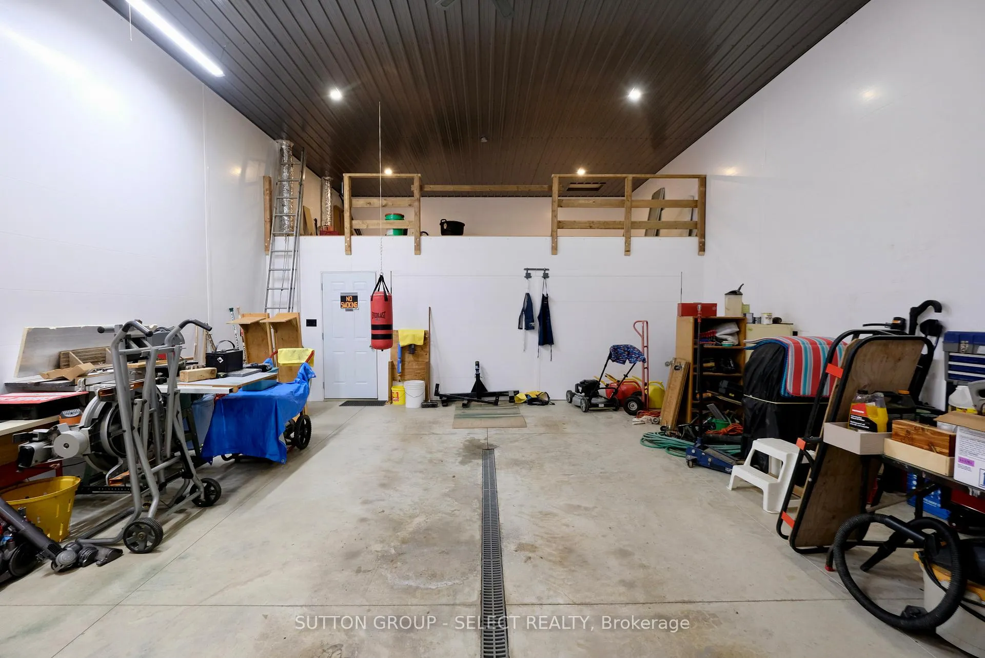 Photo 33 of 7284 Calvert Drive, Strathroy-Caradoc, Rural Strathroy-Caradoc — HOMEH