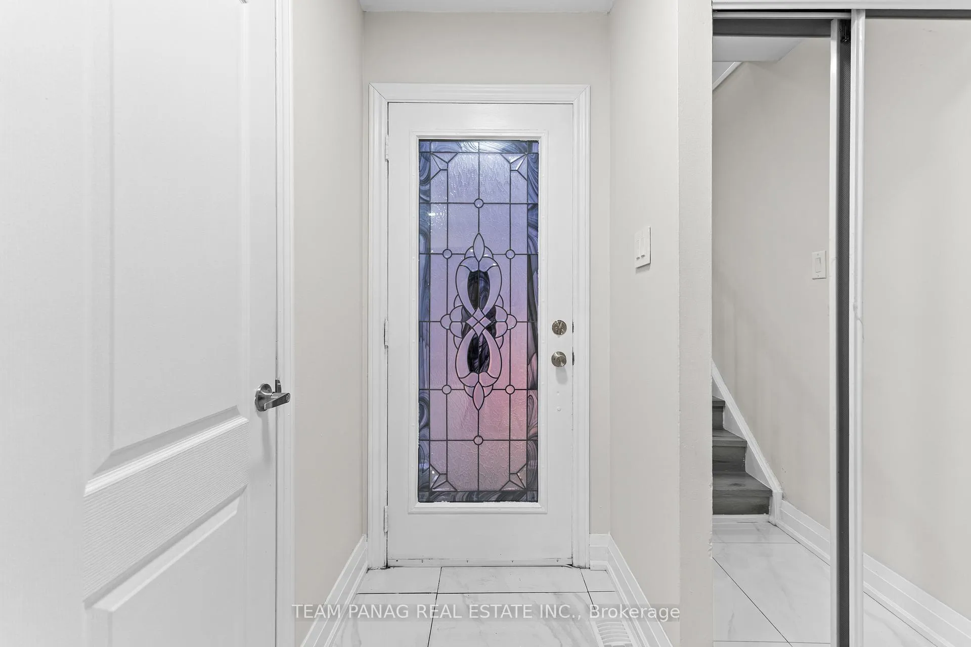 Photo 4 of 1 Golden Gate Drive, Brampton, Northgate — HOMEH