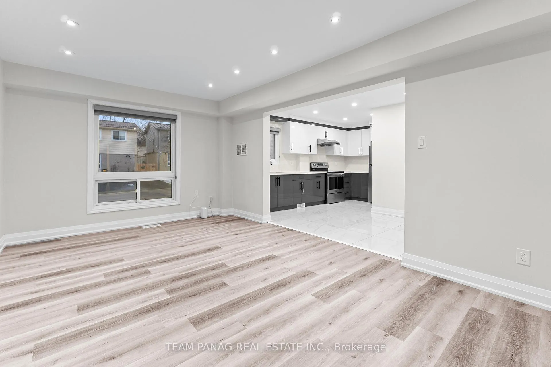 Photo 8 of 1 Golden Gate Drive, Brampton, Northgate — HOMEH