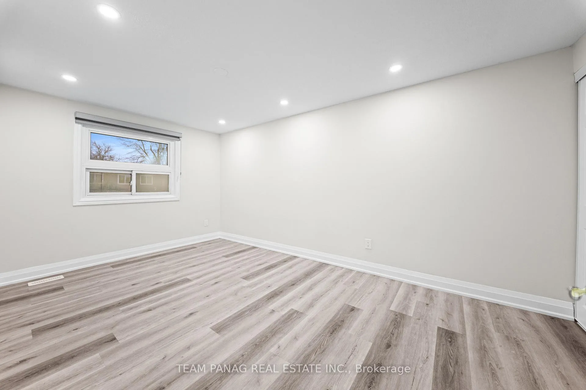 Photo 17 of 1 Golden Gate Drive, Brampton, Northgate — HOMEH