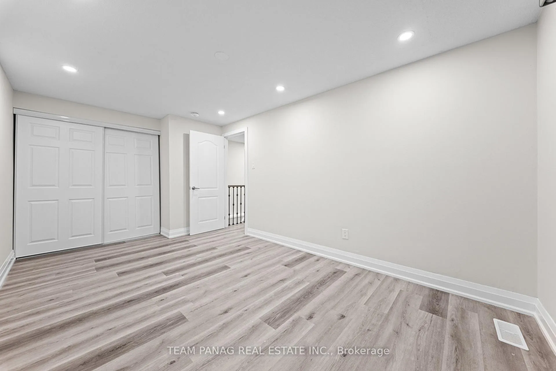 Photo 19 of 1 Golden Gate Drive, Brampton, Northgate — HOMEH