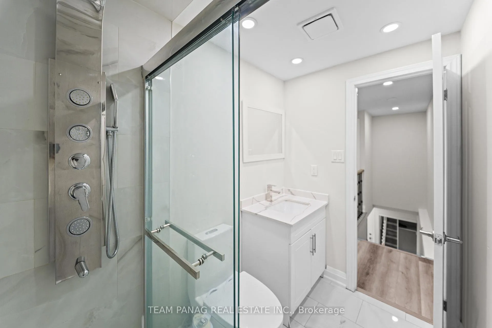 Photo 21 of 1 Golden Gate Drive, Brampton, Northgate — HOMEH