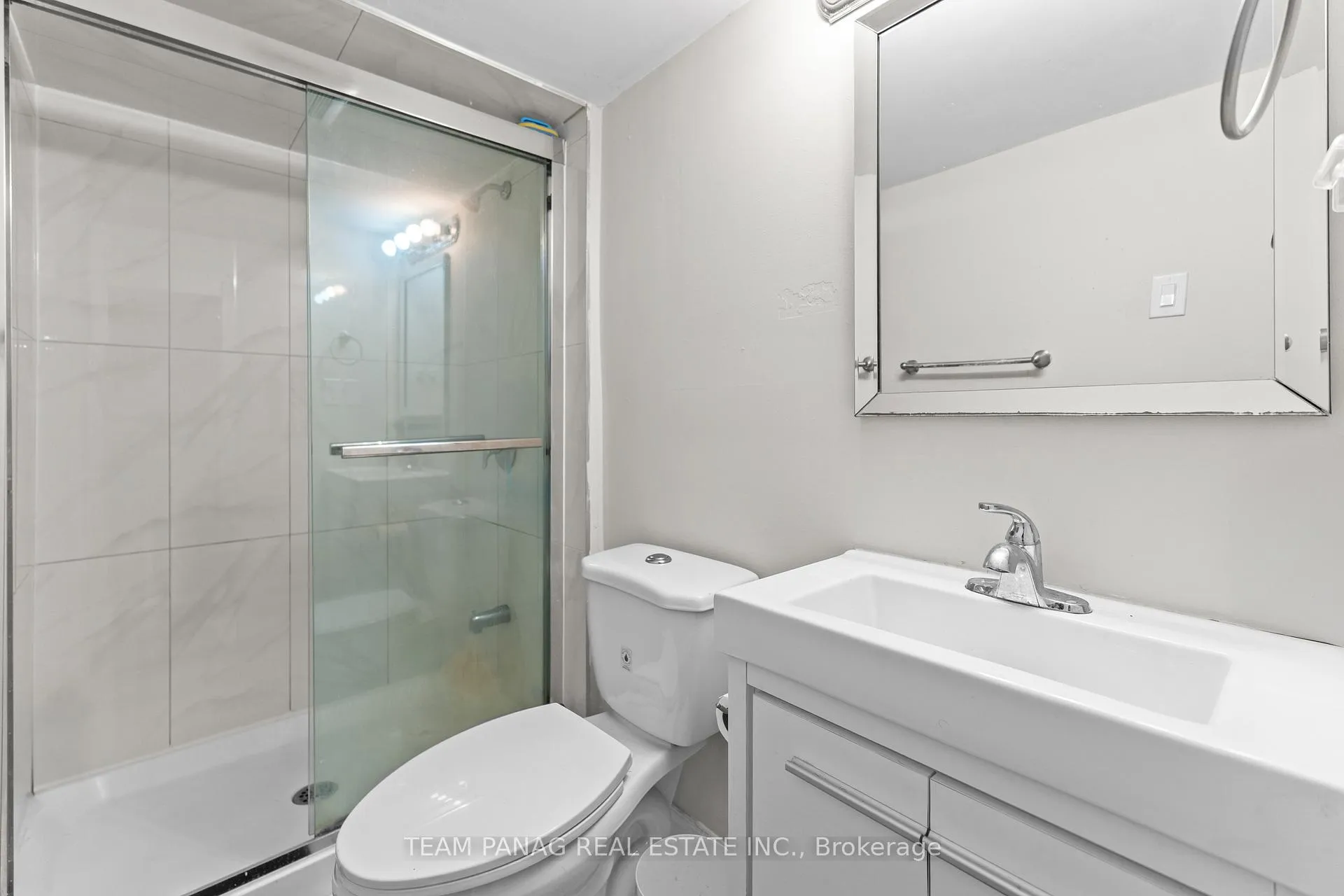 Photo 30 of 1 Golden Gate Drive, Brampton, Northgate — HOMEH