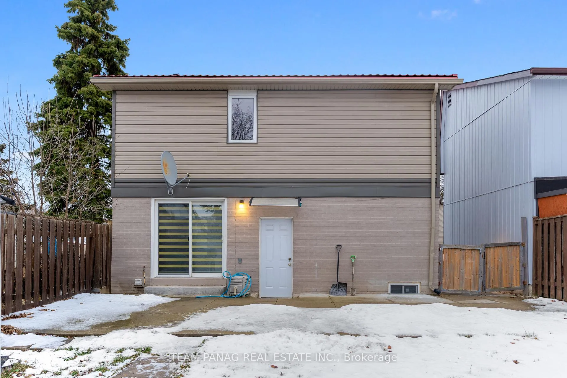 Photo 34 of 1 Golden Gate Drive, Brampton, Northgate — HOMEH