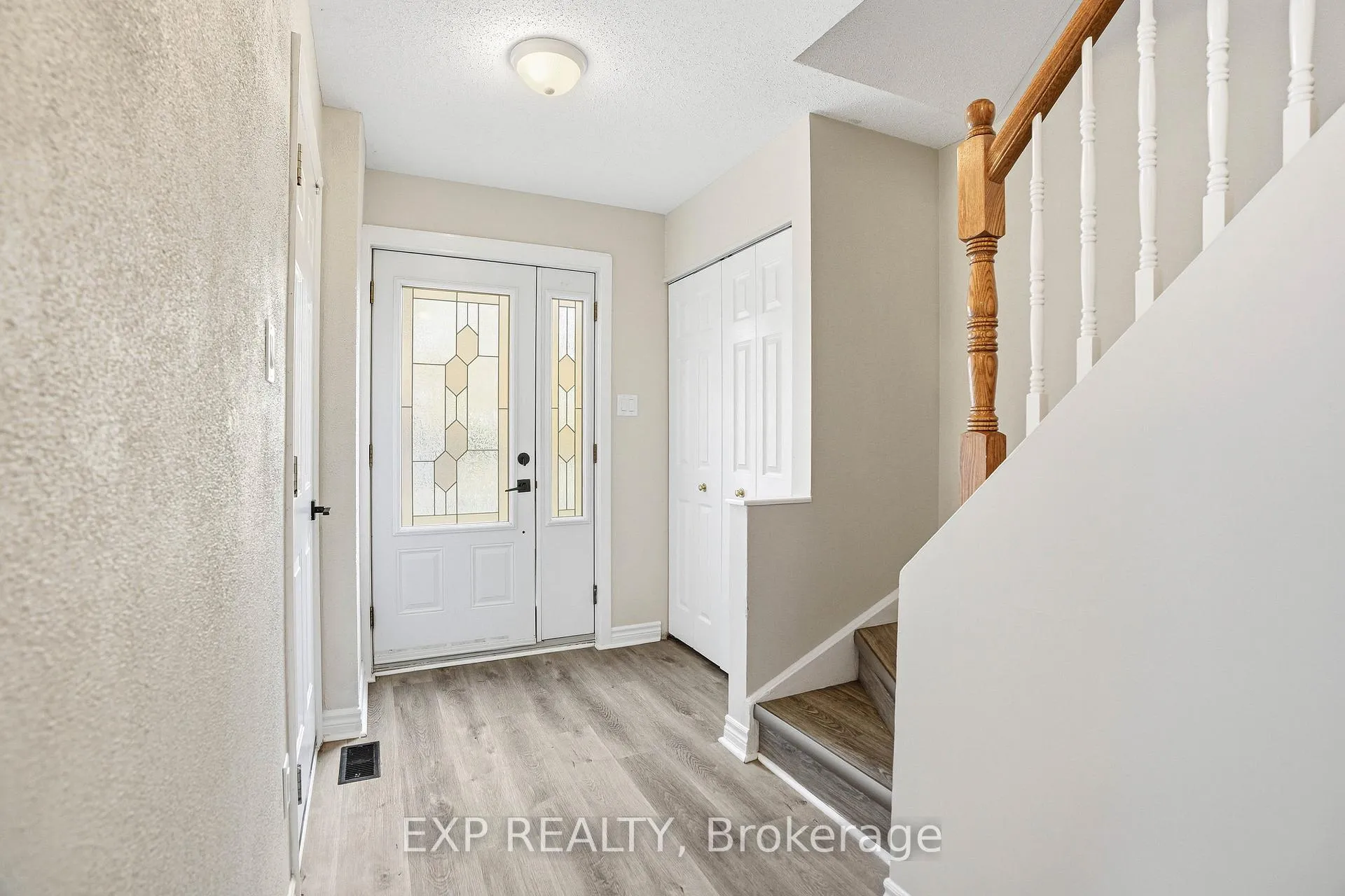 Photo 3 of 51 Raftus Square, Ottawa, Barrhaven - Pheasant Run — HOMEH