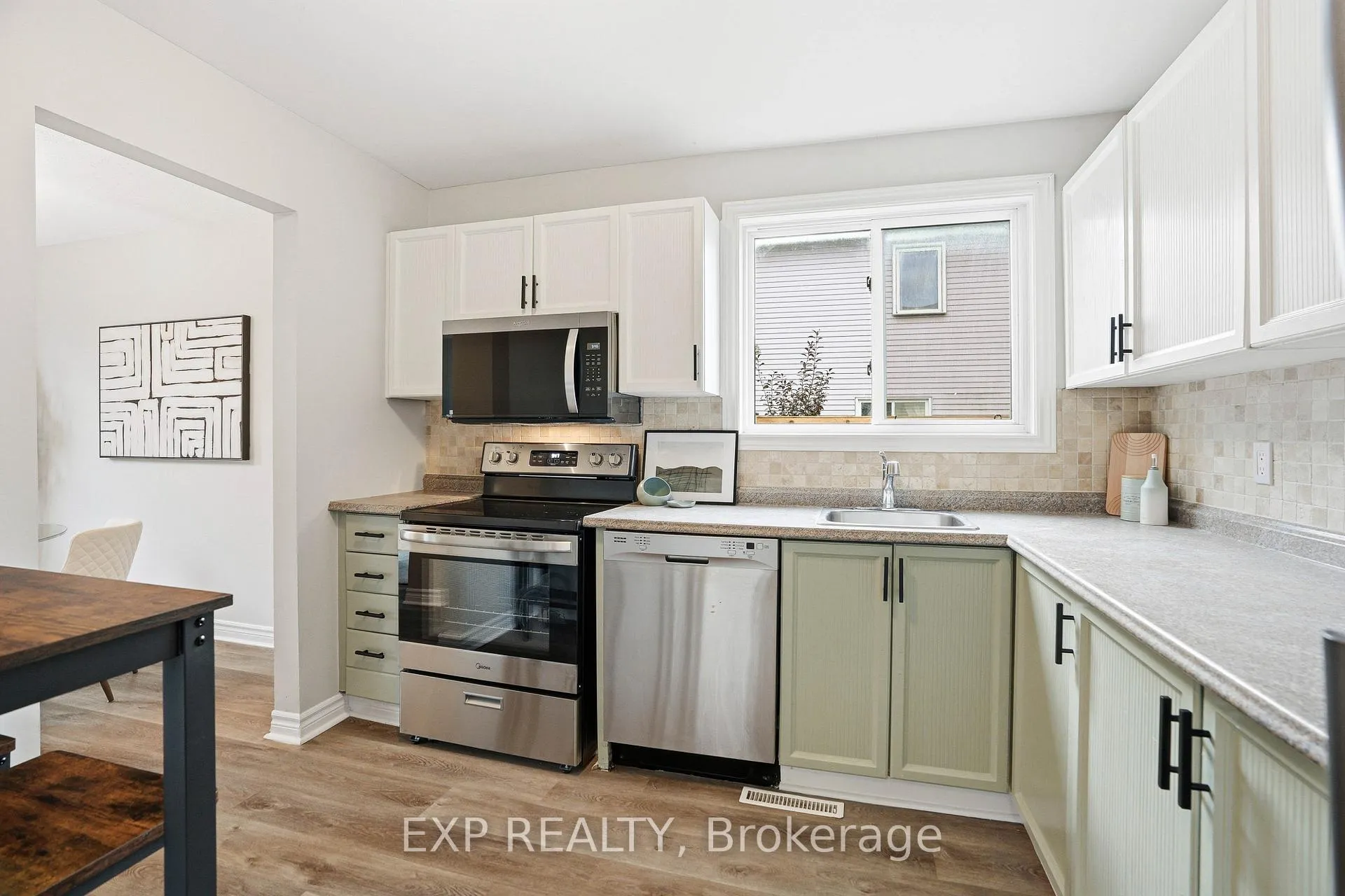 Photo 4 of 51 Raftus Square, Ottawa, Barrhaven - Pheasant Run — HOMEH