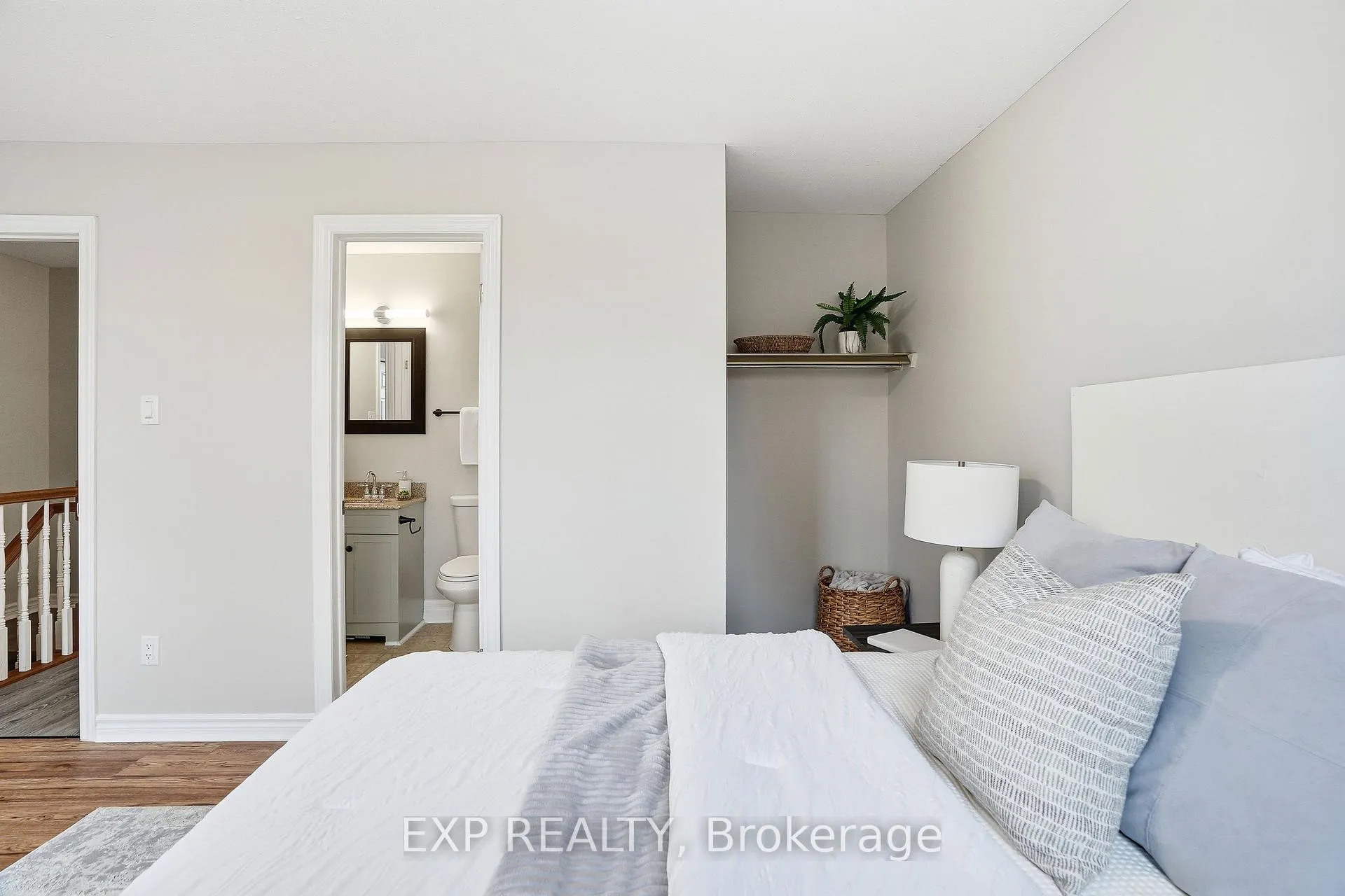 Photo 15 of 51 Raftus Square, Ottawa, Barrhaven - Pheasant Run — HOMEH