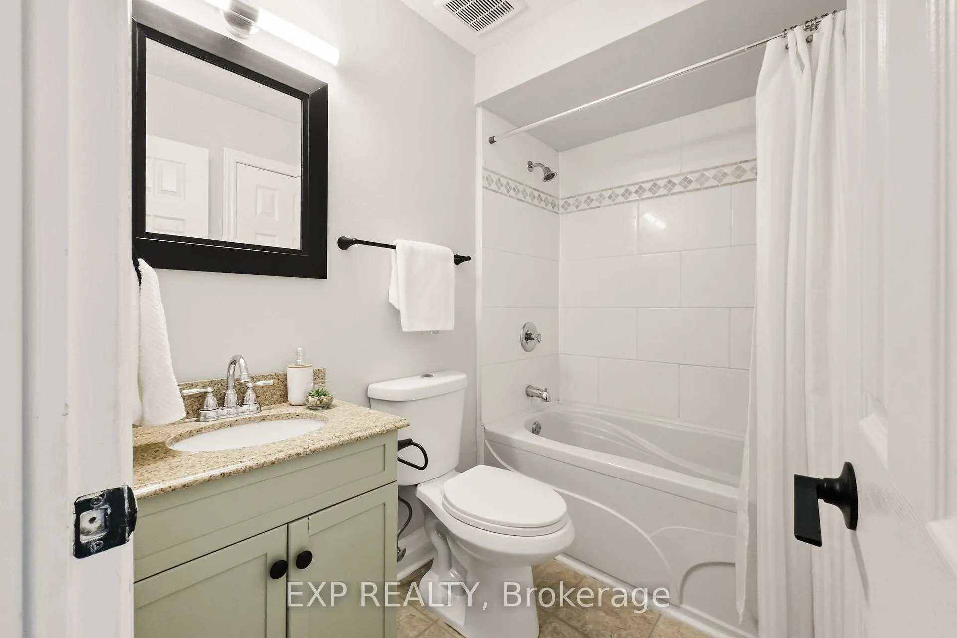 Photo 17 of 51 Raftus Square, Ottawa, Barrhaven - Pheasant Run — HOMEH