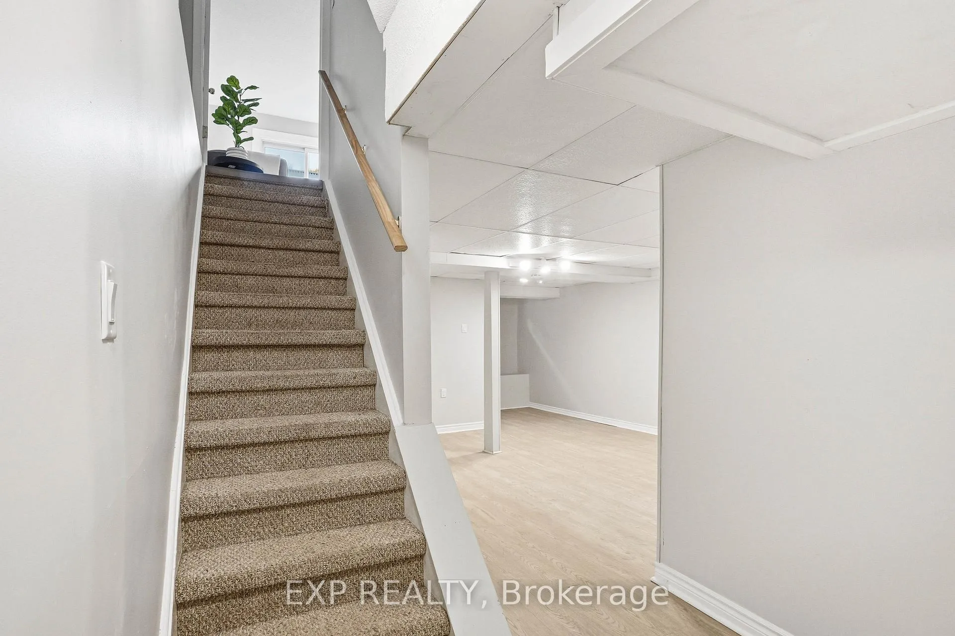 Photo 24 of 51 Raftus Square, Ottawa, Barrhaven - Pheasant Run — HOMEH