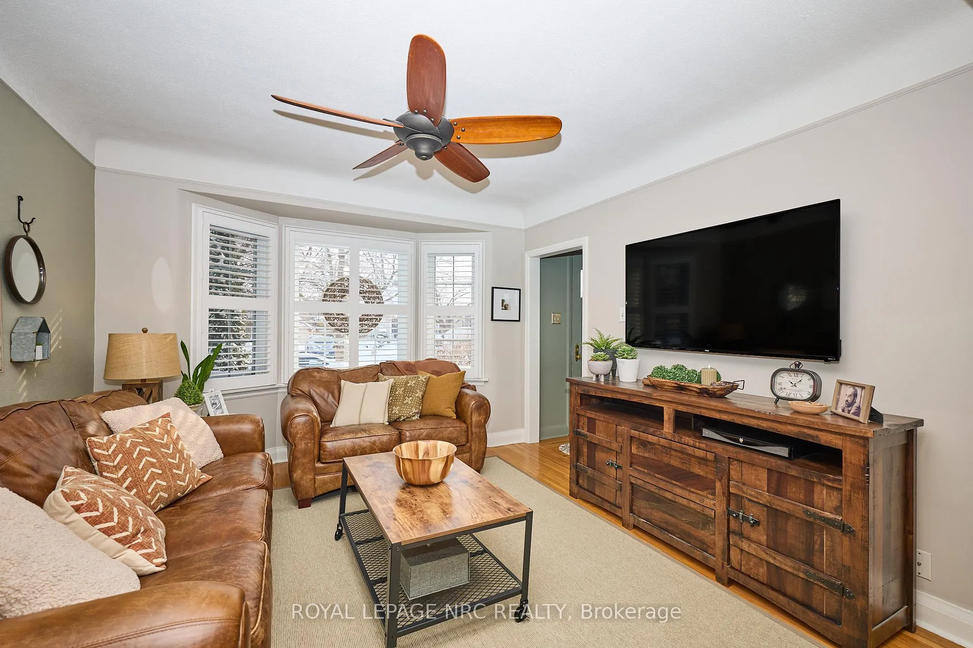 Photo 8 of 7 Perth Street, St. Catharines, E. Chester — HOMEH