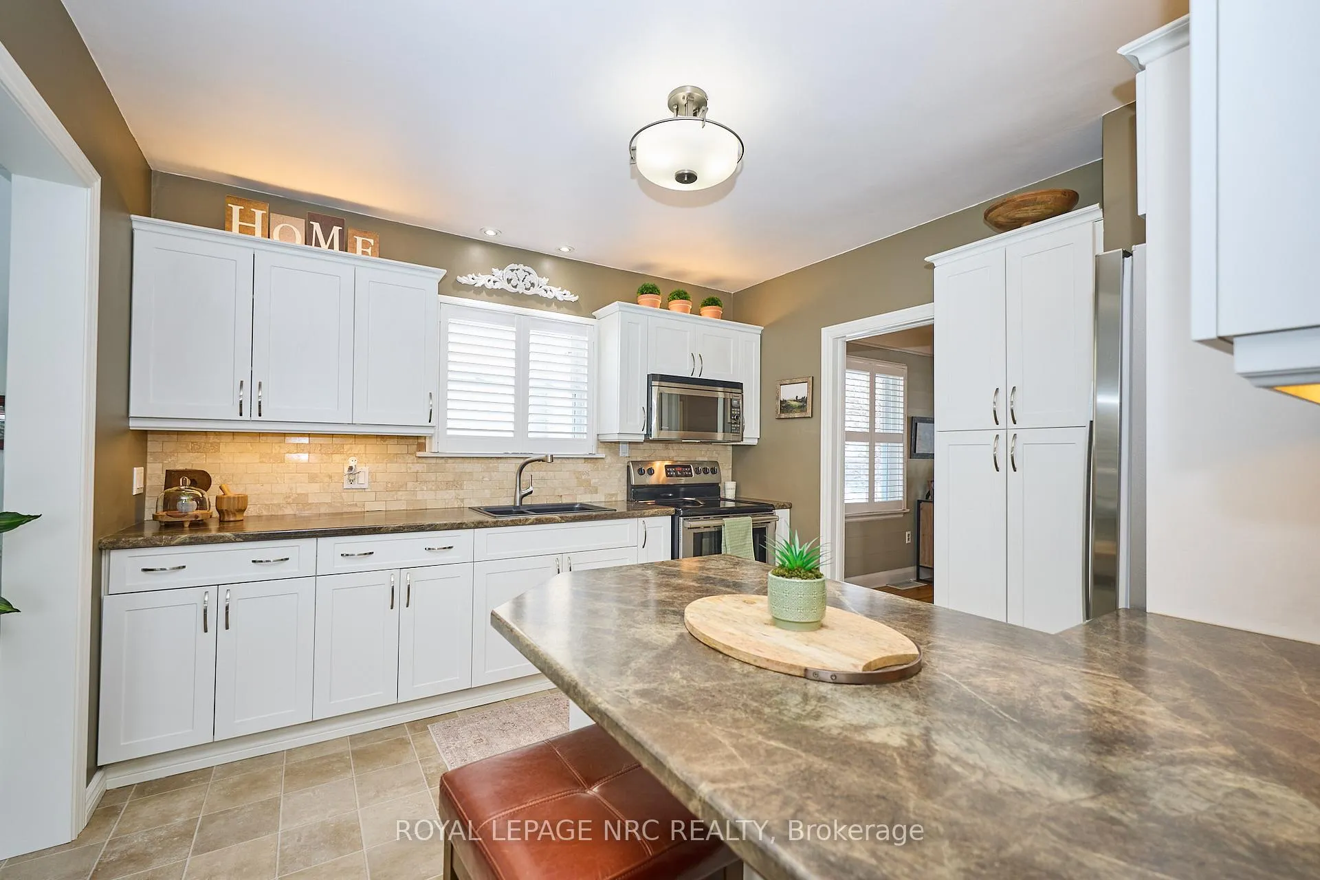 Photo 11 of 7 Perth Street, St. Catharines, E. Chester — HOMEH