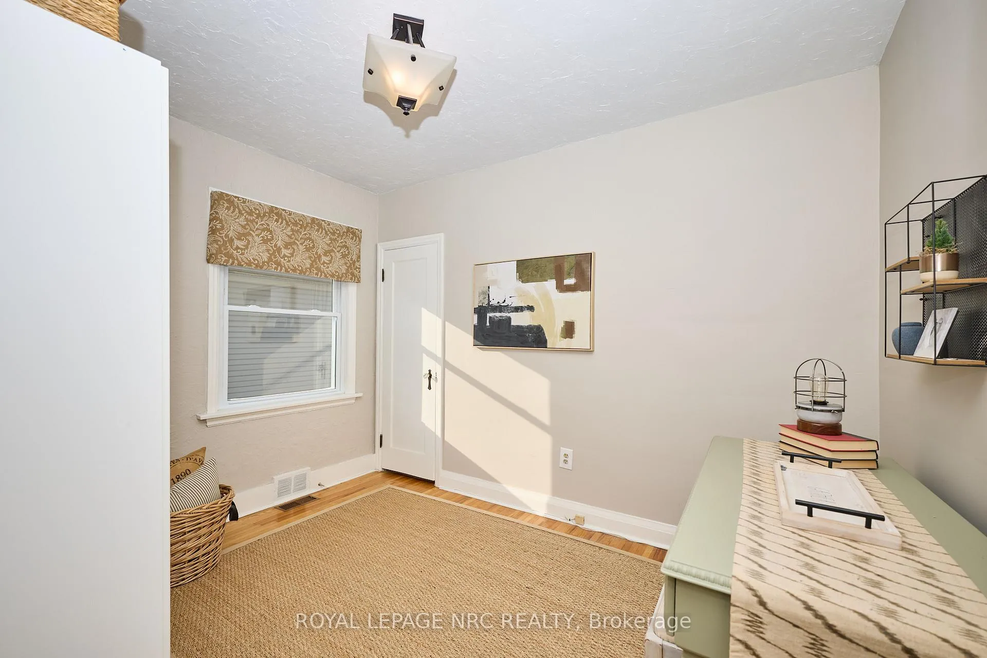 Photo 14 of 7 Perth Street, St. Catharines, E. Chester — HOMEH