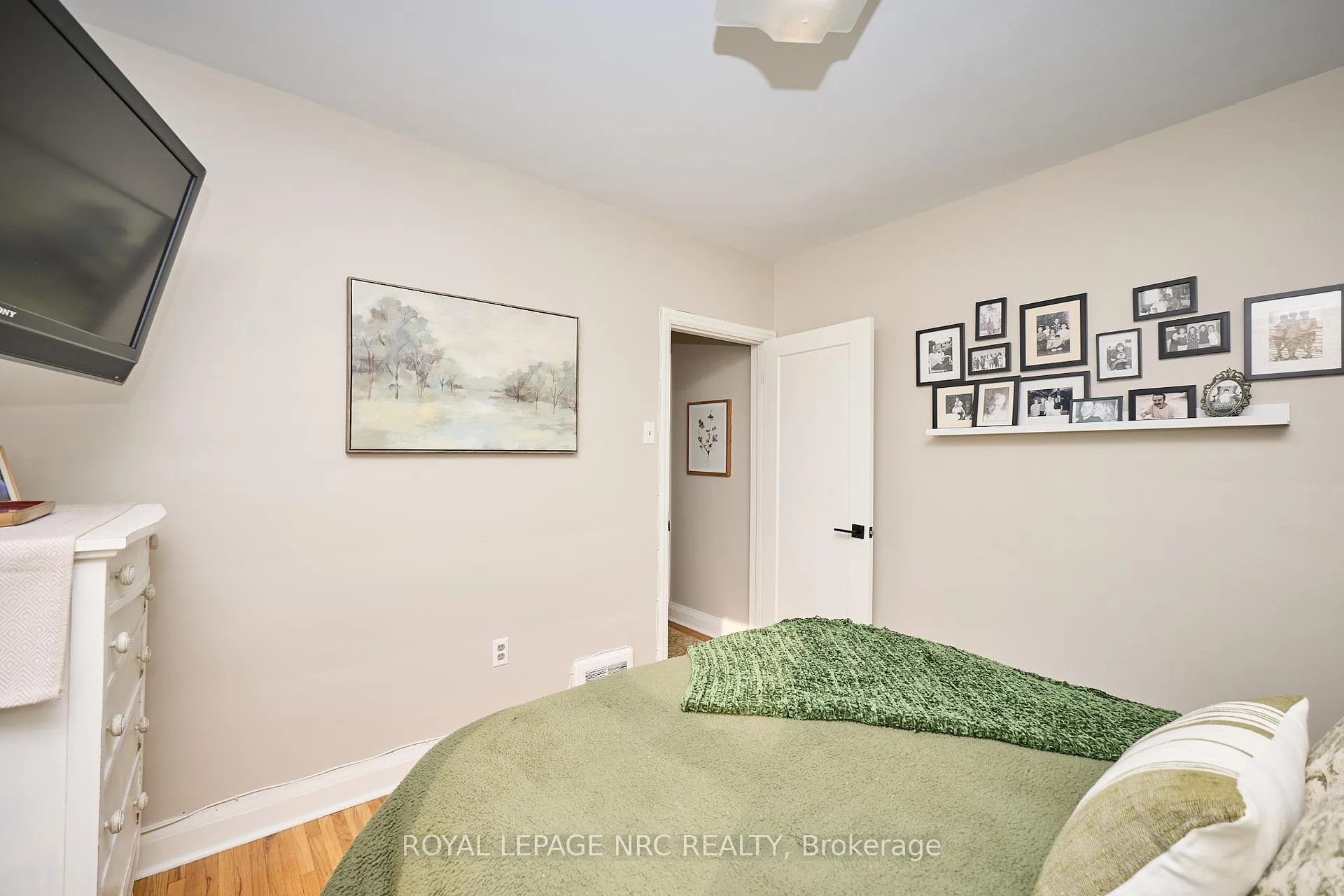 Photo 19 of 7 Perth Street, St. Catharines, E. Chester — HOMEH