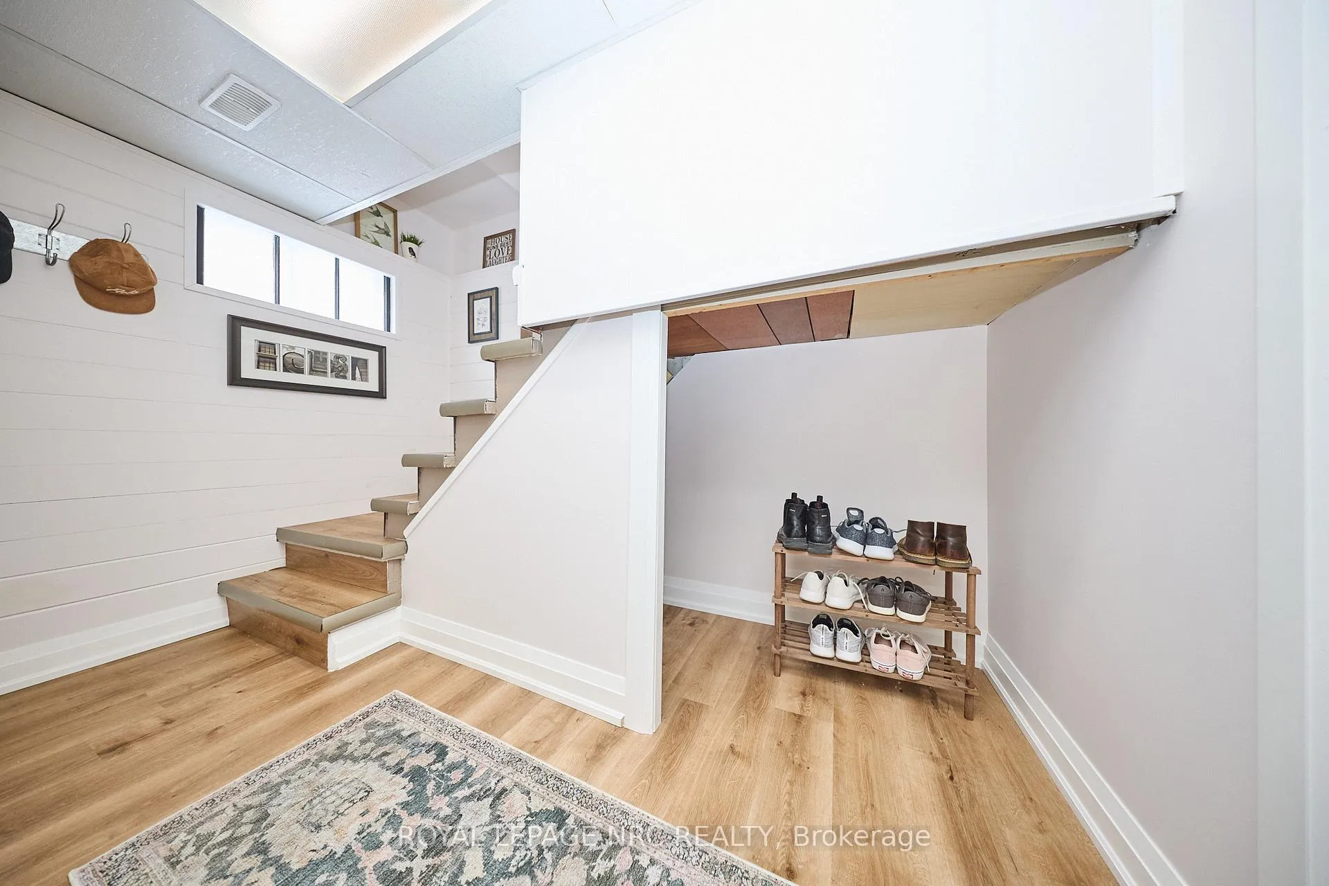 Photo 22 of 7 Perth Street, St. Catharines, E. Chester — HOMEH